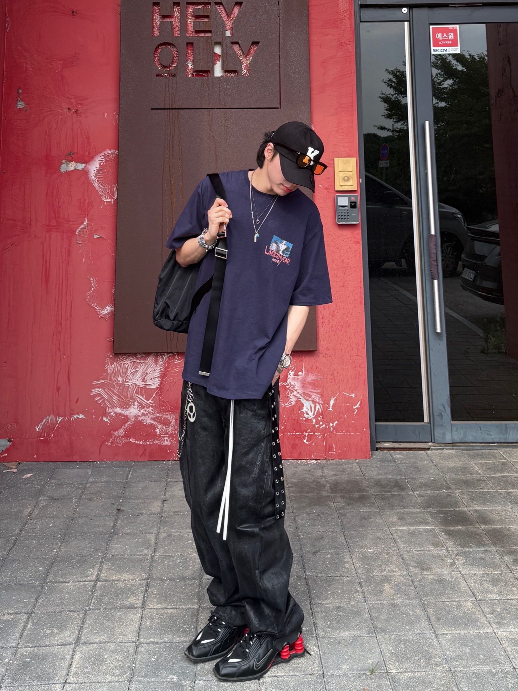 Kamien x MJD Double Hole Belt Black Shearling Calfskin, Kamien x KOIN SEOUL K Logo Ball Cap Black 착용 스타일 - 5
