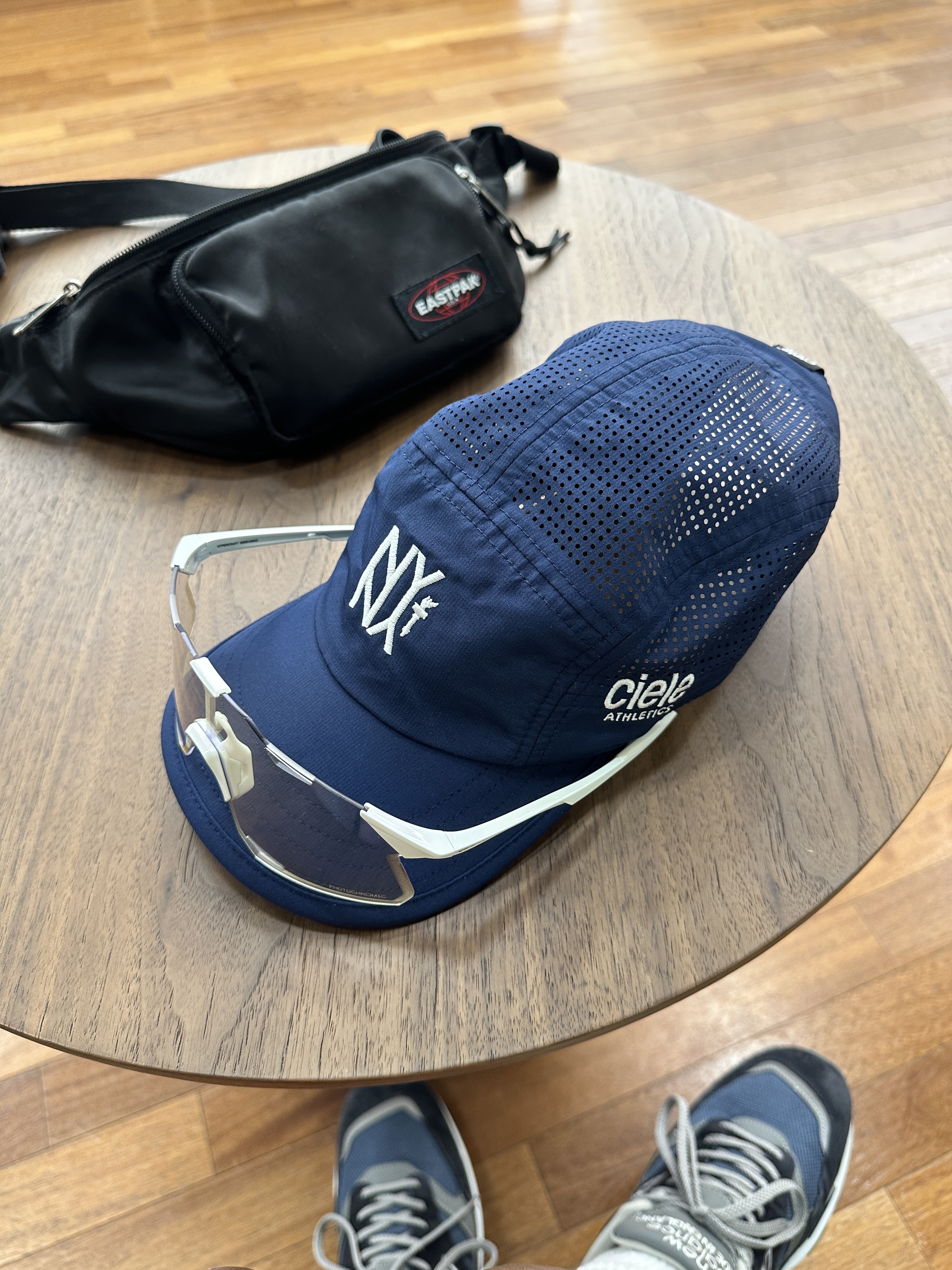 Ciele Athletics GOCap SC QA WWM New York 24, New Balance 1500 Made in UK Navy Grey 착용 스타일