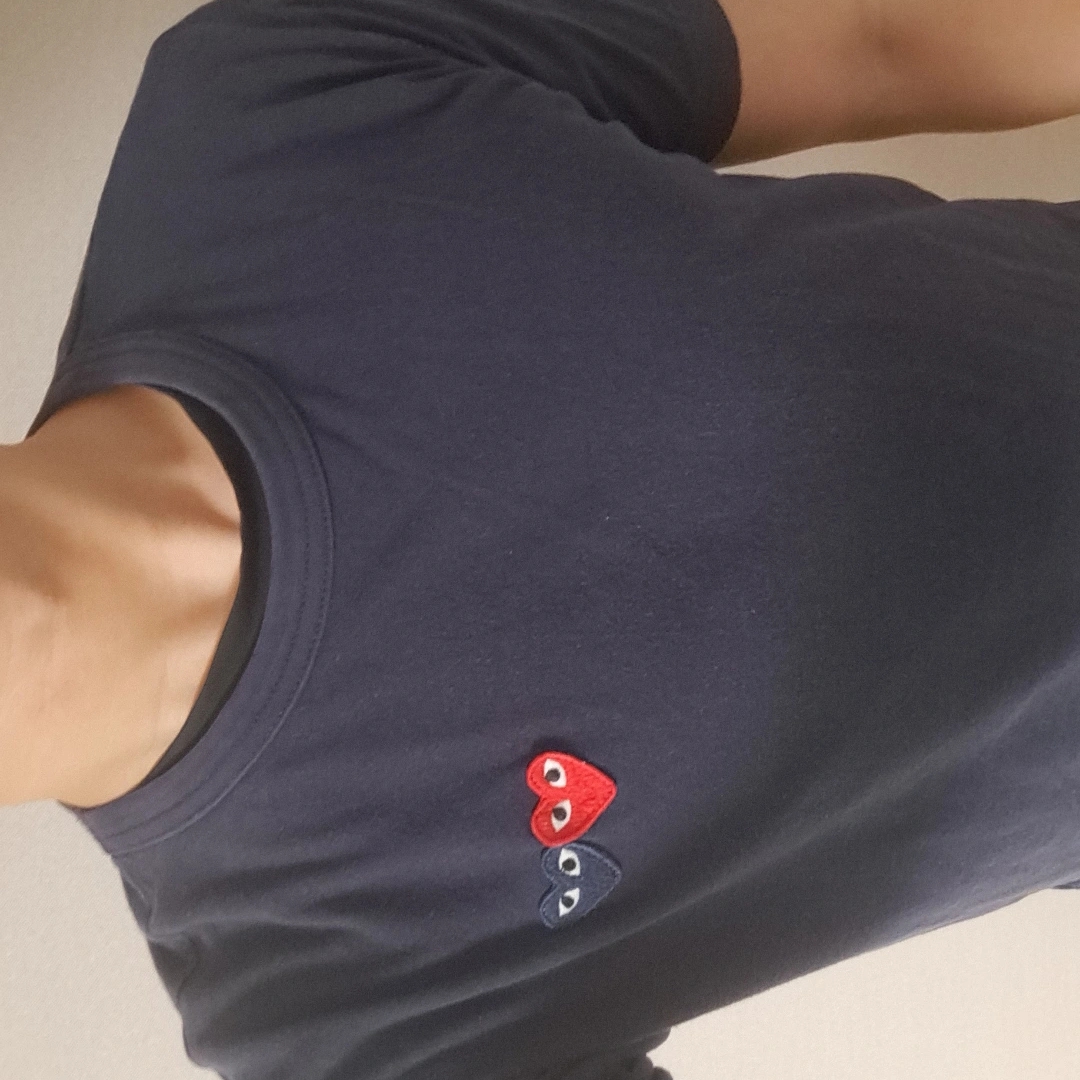 Play Comme des Garcons Double Heart T-Shirt Navy 착용 스타일