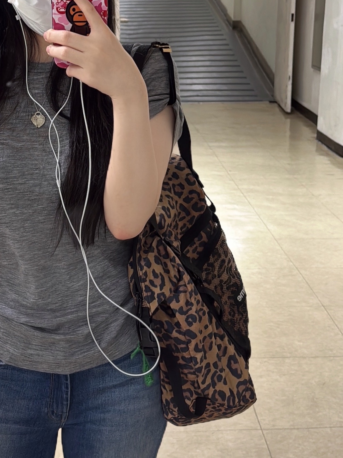 Supreme Zip Tote Leopard - 20FW, BAPE ABC Milo Camo iPhone 16 Pro Case Pink 착용 스타일