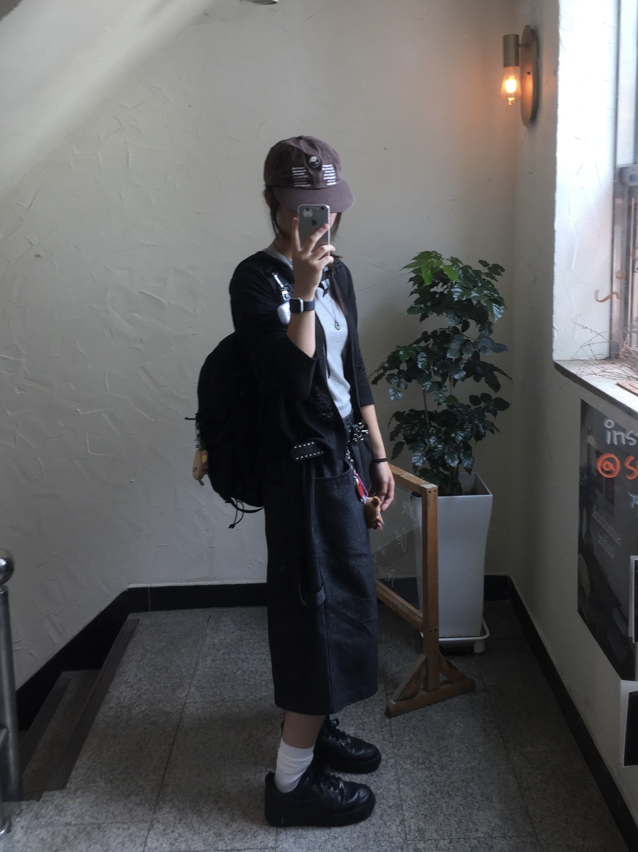 SLOW RECORD HOUSE Carpenter Bermuda Stripe Wide Denim Pants Black 착용 스타일 - 1