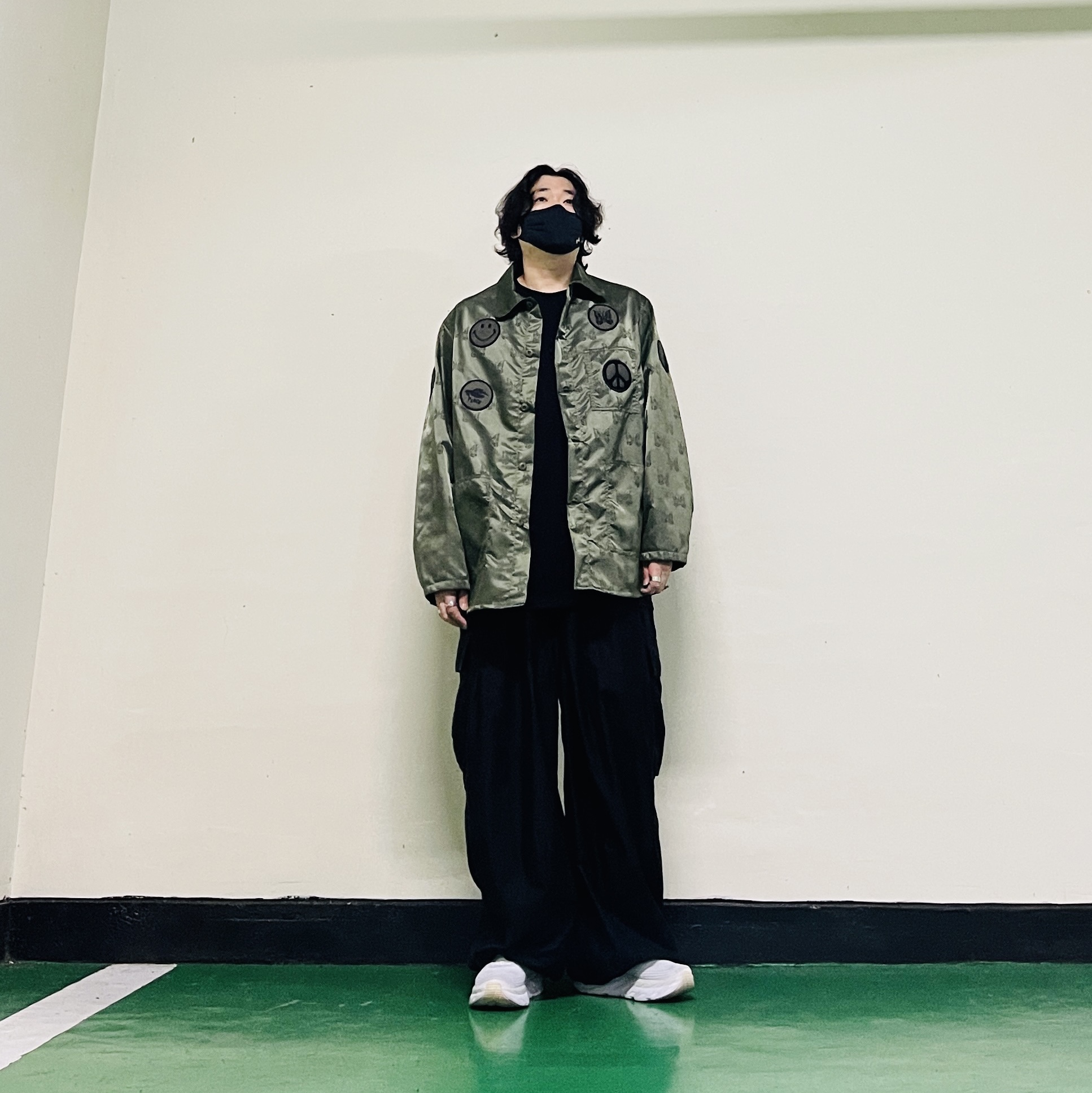 Needles D.N. Coverall Papillon Jacquard Sateen Olive, Needles H.D. BDU Pants Black 착용 스타일 - 5