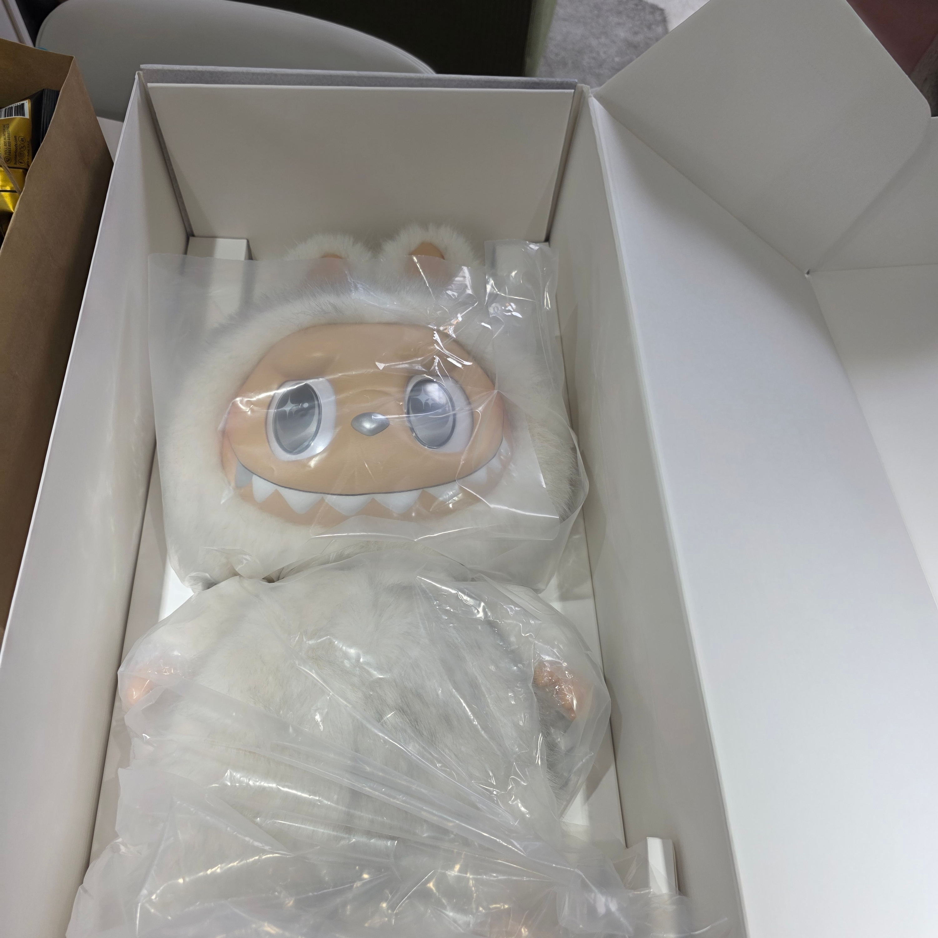 Pop Mart The Monsters Zimomo Angel In Clouds Vinyl Face Doll 착용 스타일 - 4