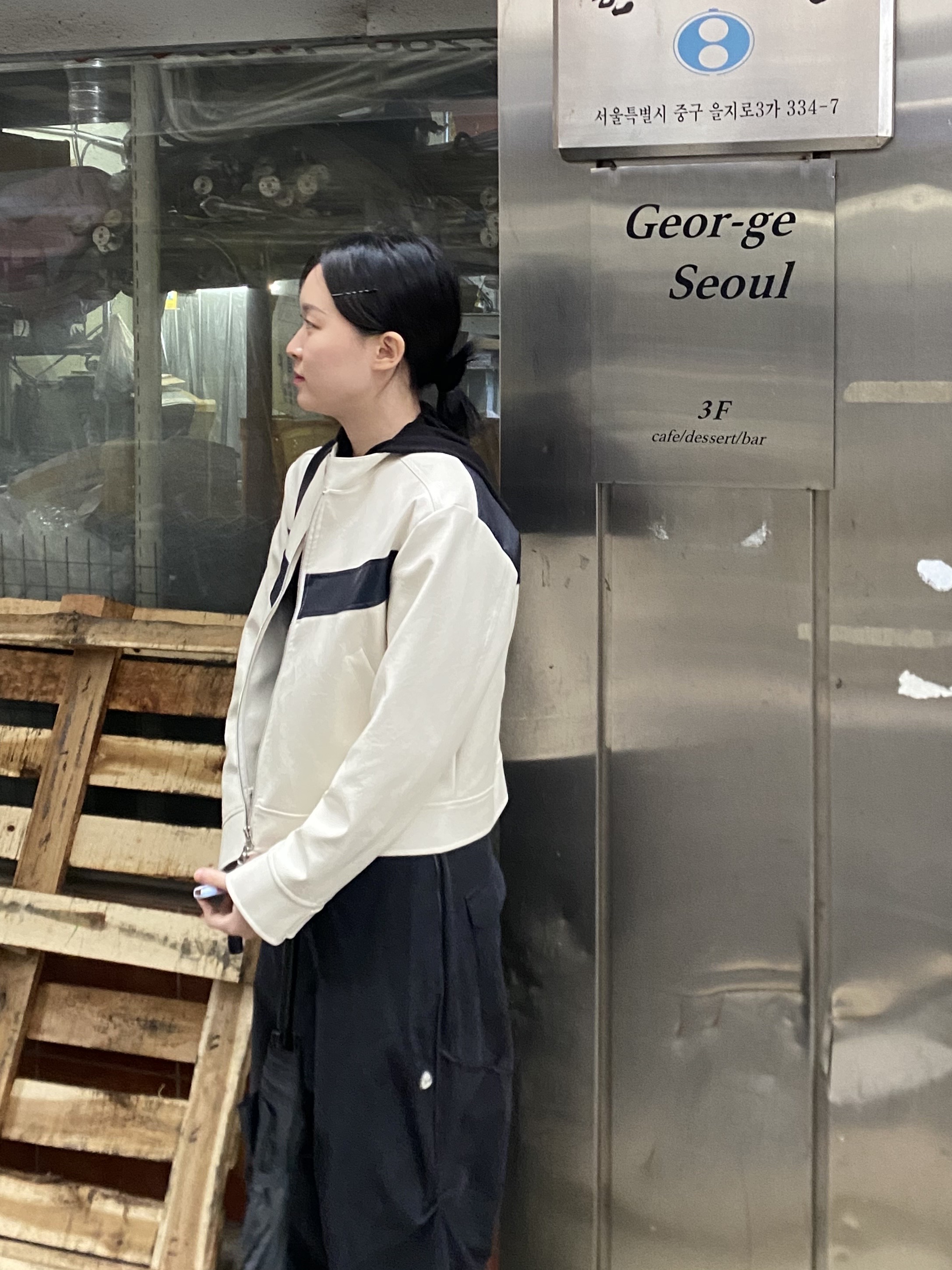 (W) Coyseio Strap Line Pants Black 착용 스타일 - 1