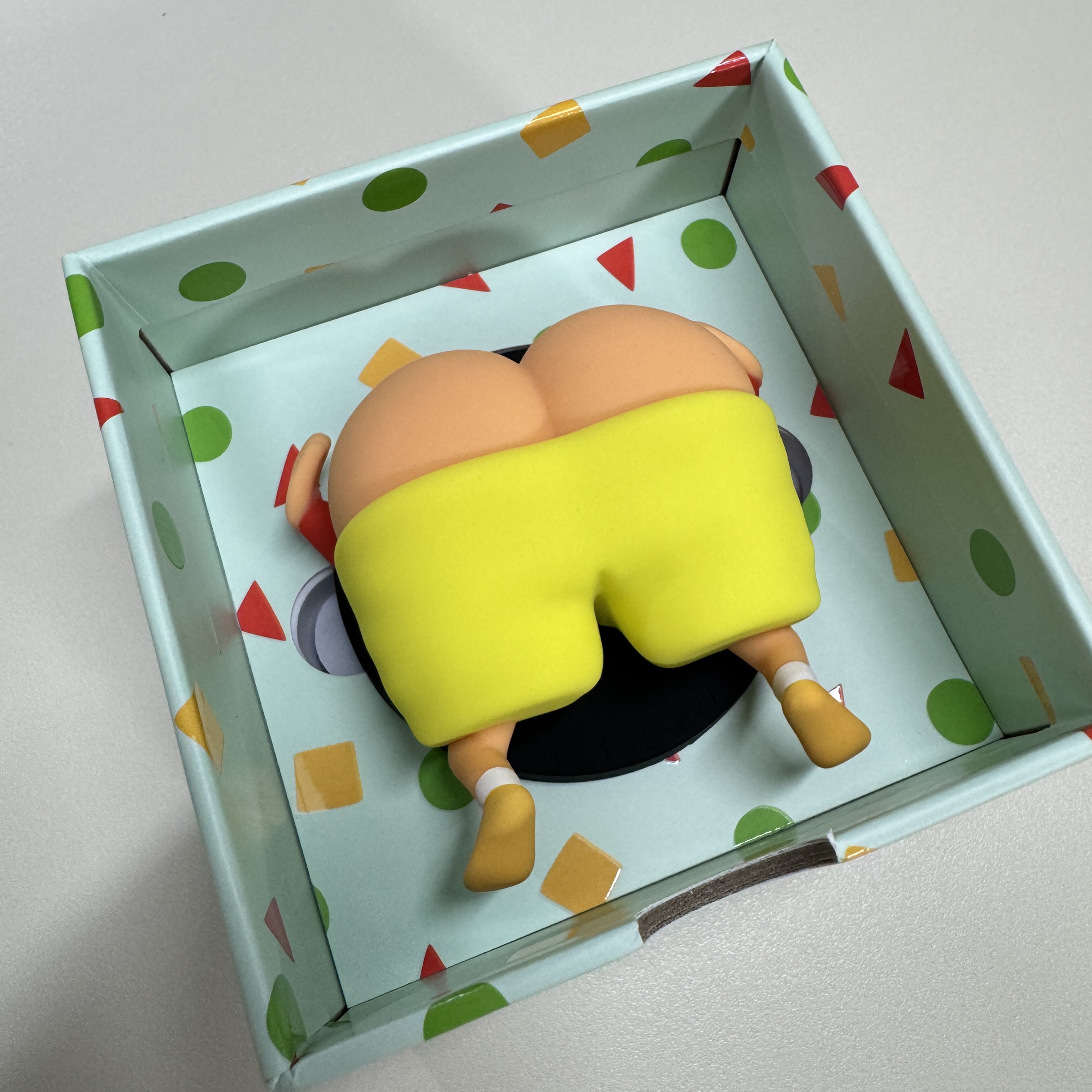 Casetify x Crayon Shin-chan Collectible Grip Stand 착용 스타일
