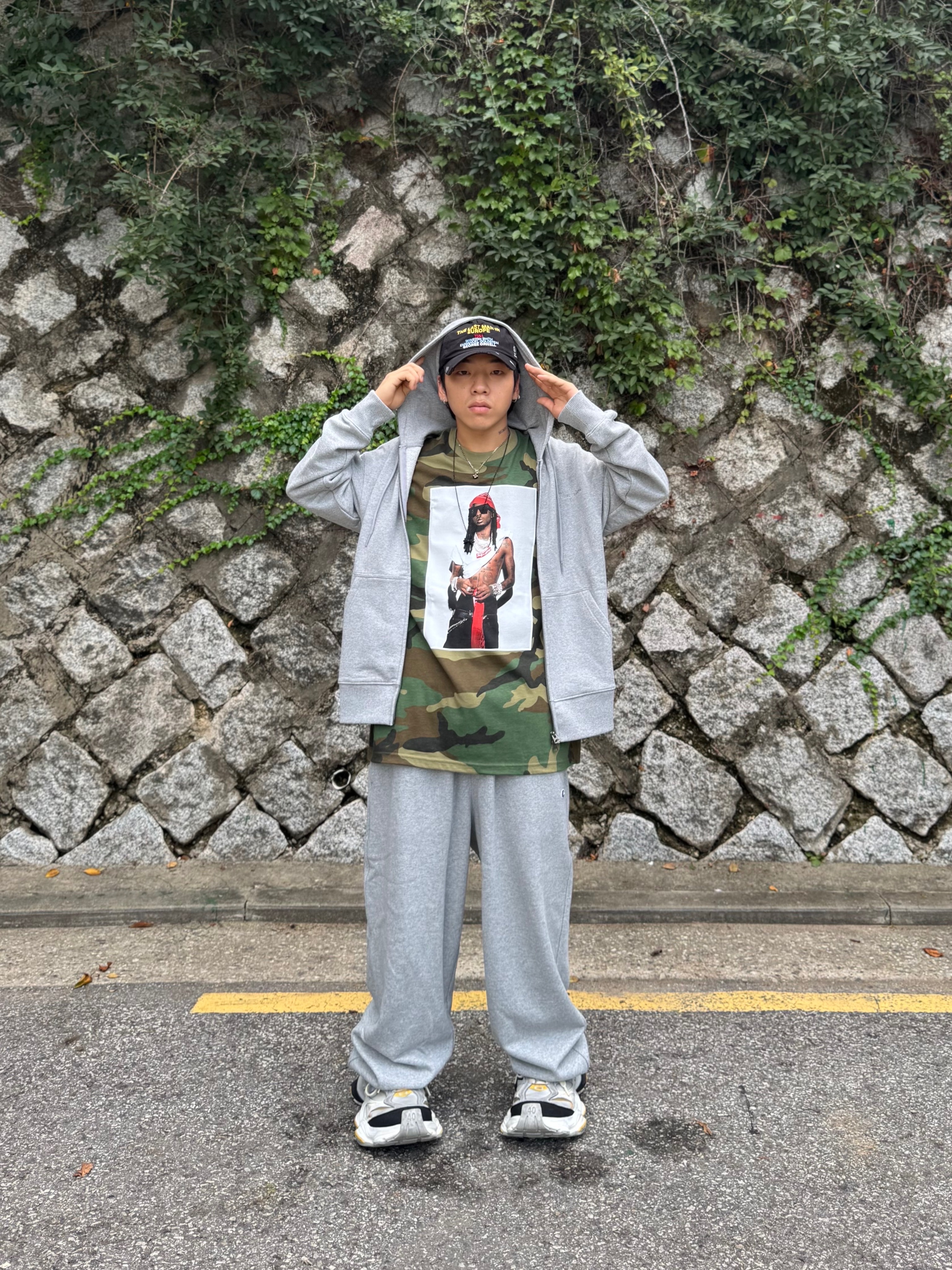 Supreme Playboi Carti T-Shirt Woodland Camo - 25FW, NOD 1984 5-panel Ball Cap Black 착용 스타일 - 7