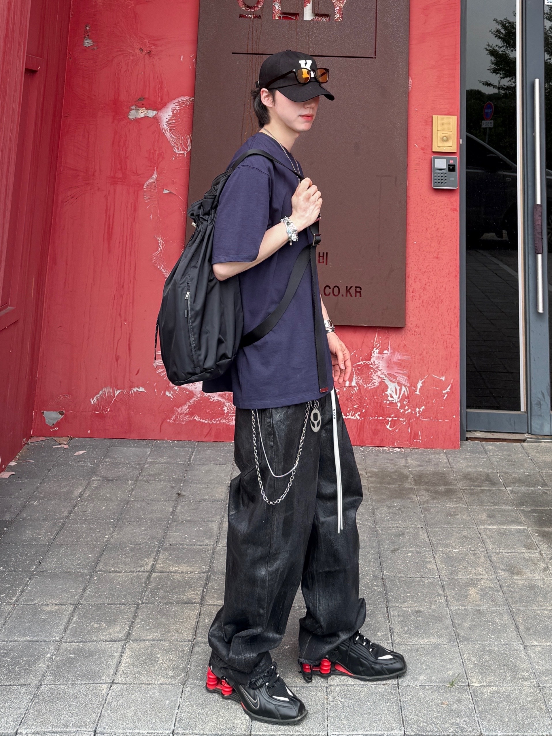 Kamien x MJD Double Hole Belt Black Shearling Calfskin, Kamien x KOIN SEOUL K Logo Ball Cap Black 착용 스타일 - 3