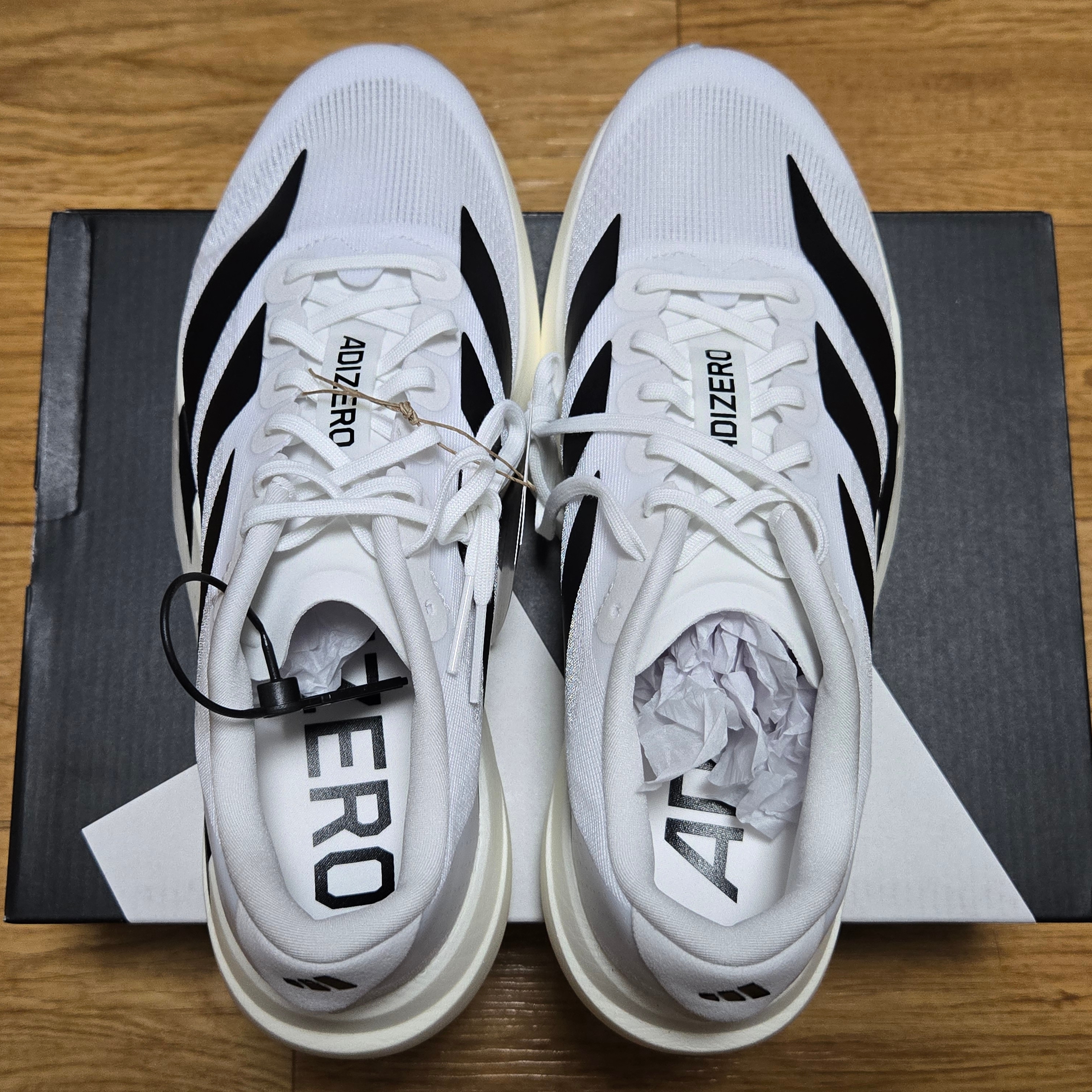 Adidas Adizero EVO SL Cloud White Core Black 착용 스타일 - 2
