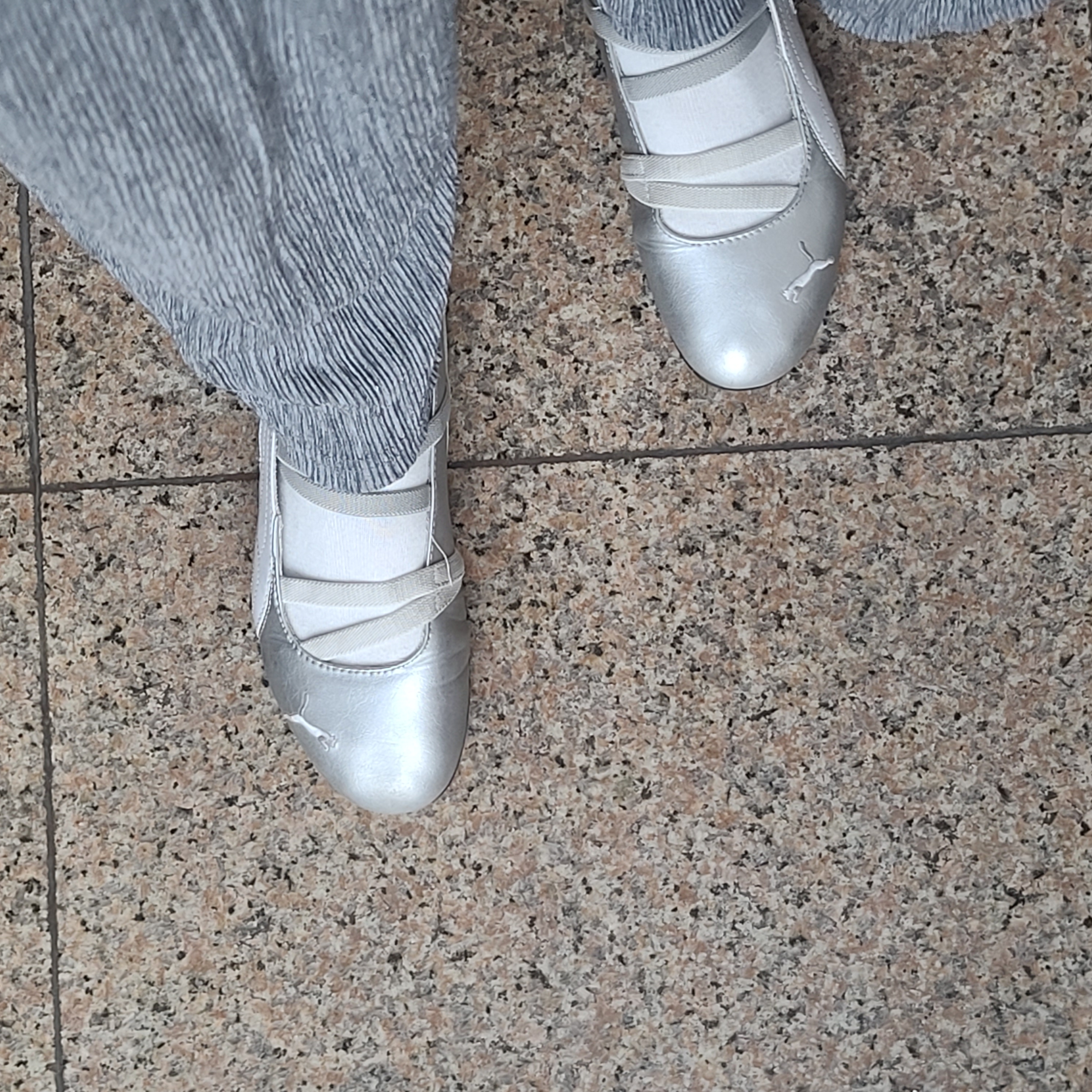(W) Puma Speedcat Ballet Metallic Puma Silver Puma White 착용 스타일 - 1