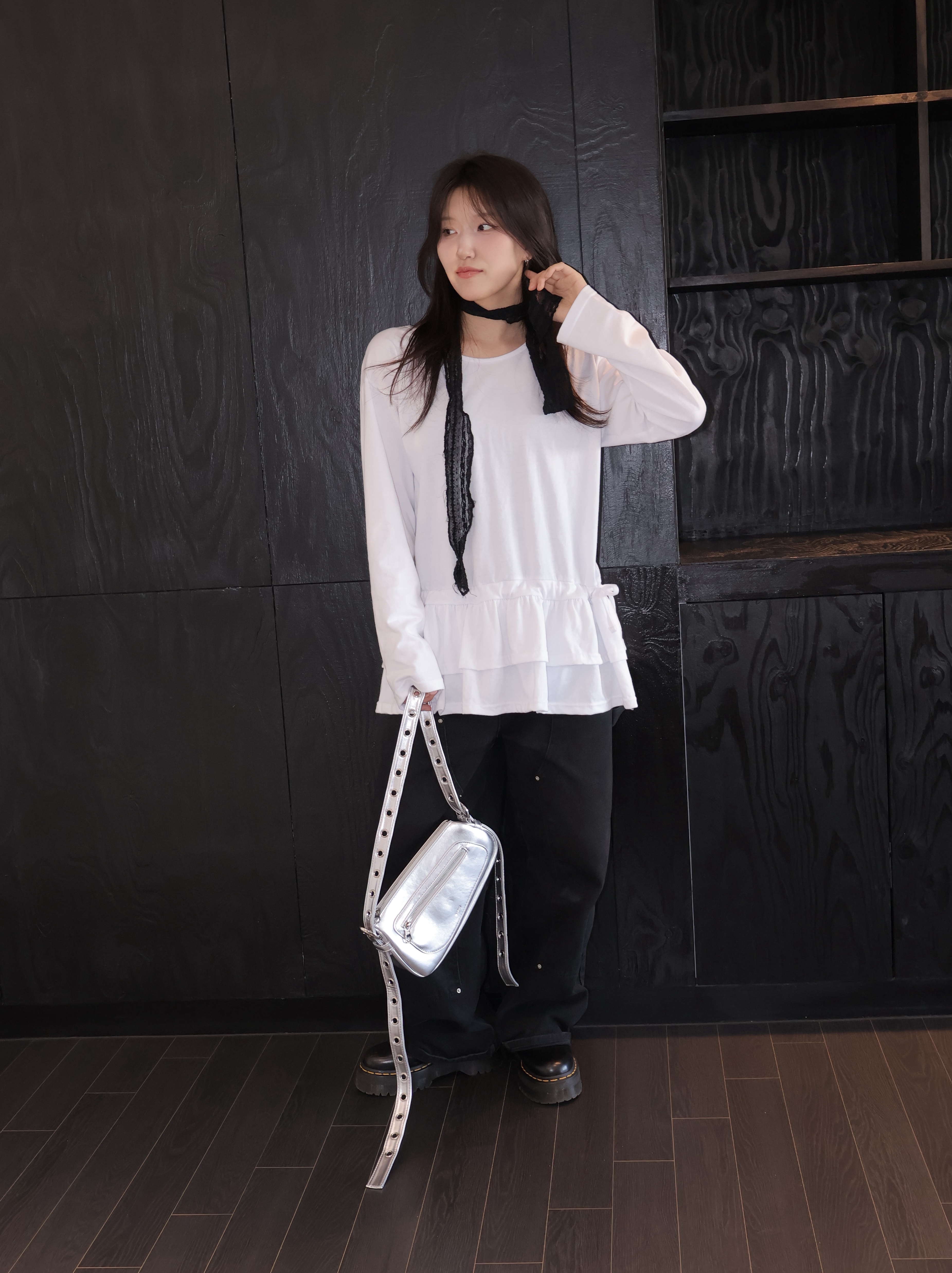 Dr. Martens Women 1461 Quad Black 착용 스타일 - 2