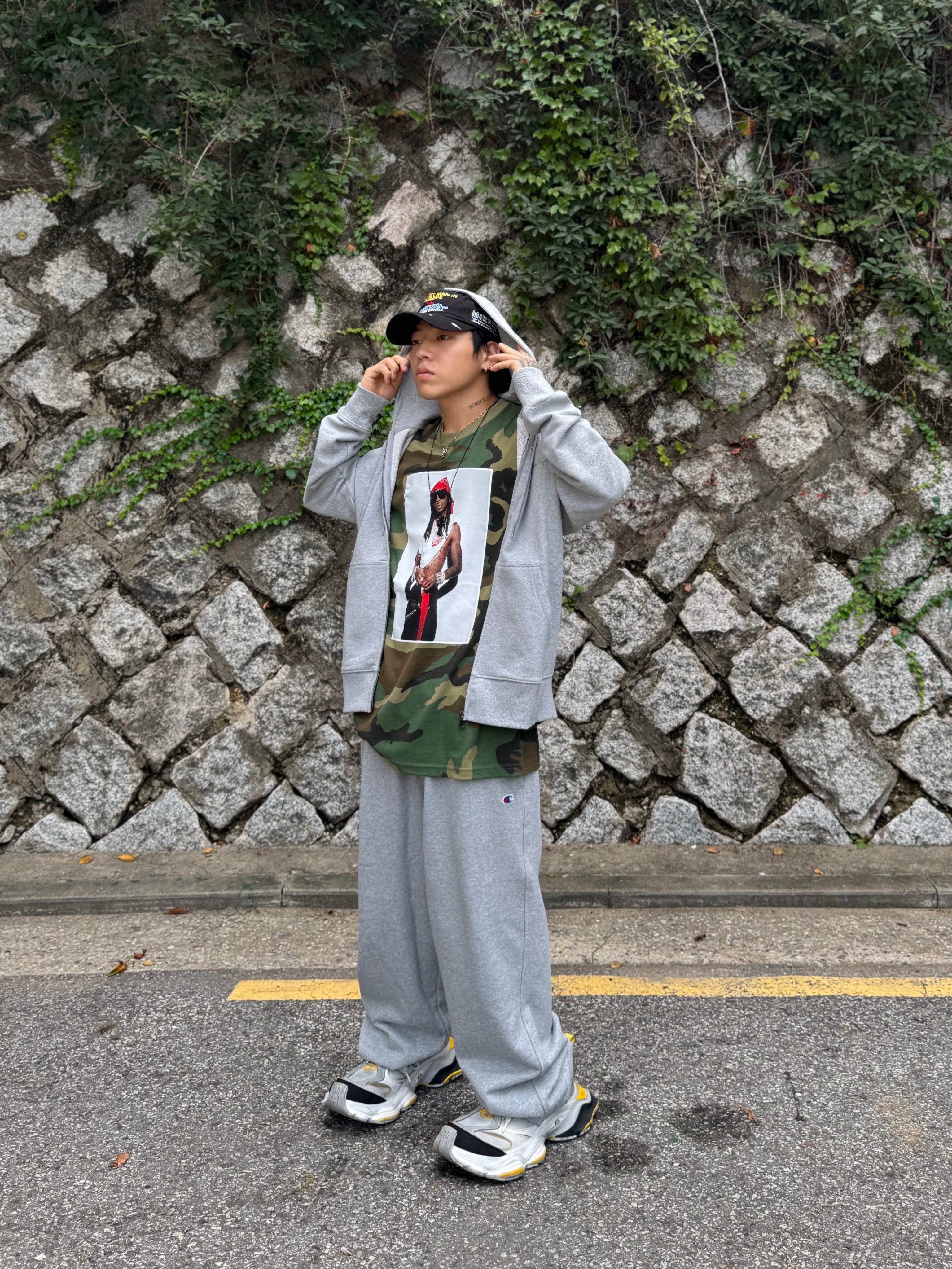 Supreme Playboi Carti T-Shirt Woodland Camo - 25FW, NOD 1984 5-panel Ball Cap Black 착용 스타일 - 5
