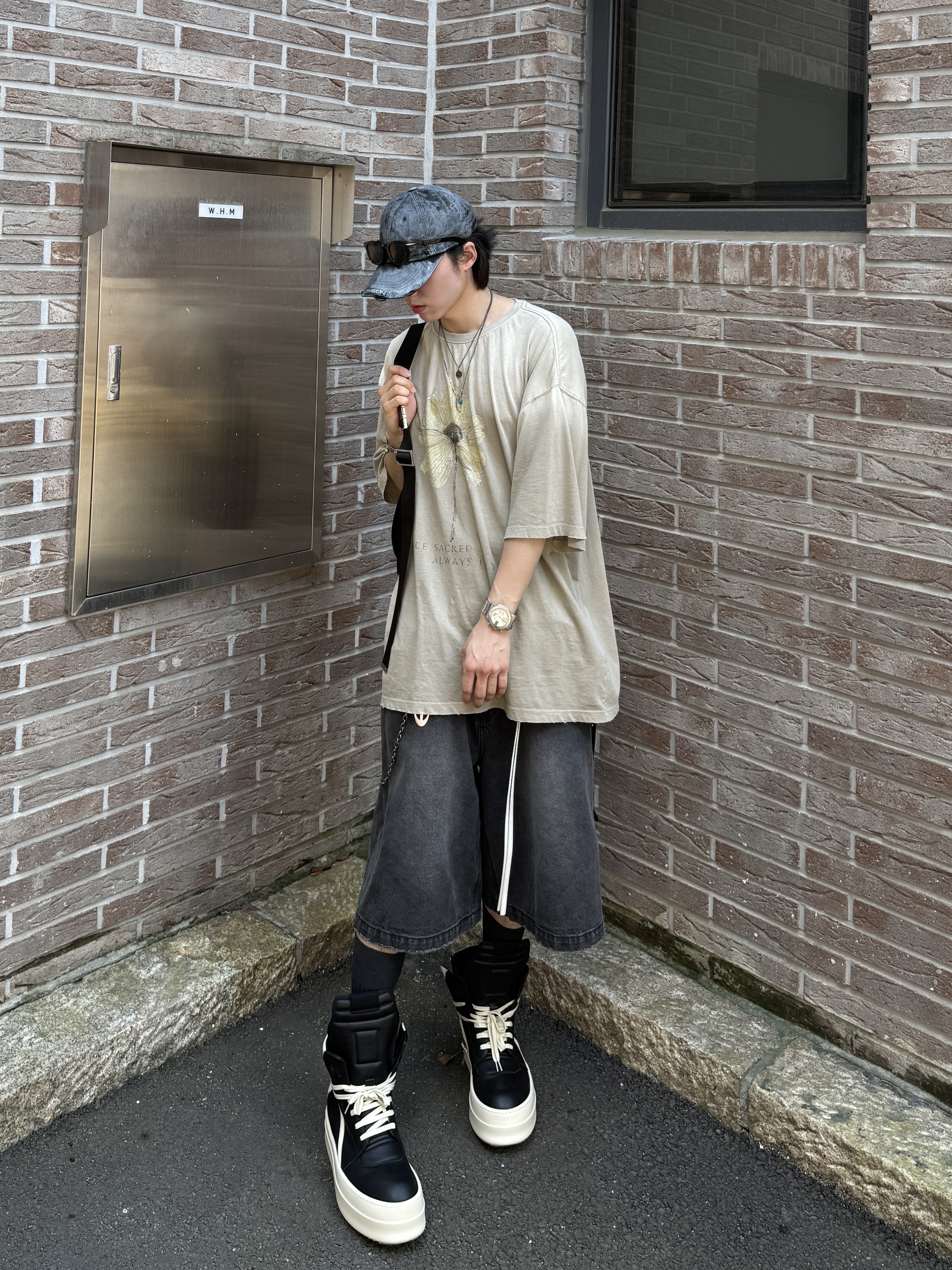 Rick Owens Hollywood Mega Bumper Geobasket in Full Grain Calf Leather Black Milk, MJD x Kamien Double Hole Belt Oak Brown 착용 스타일 - 9