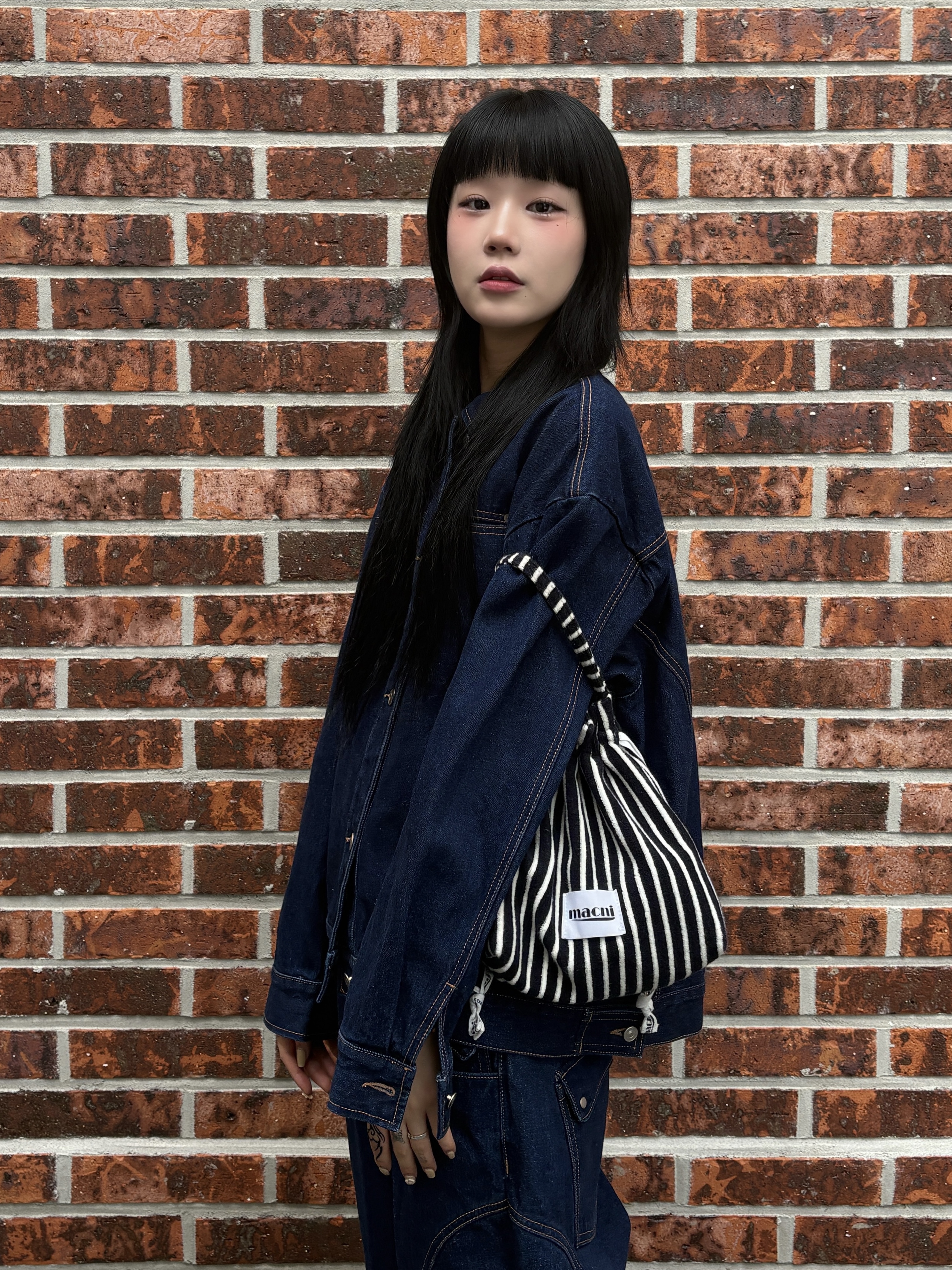 KASINA x Timberland 6 In Premium Vibram GTX Wheat, MACNI Terry String Pouch Bag Navy 착용 스타일 - 2
