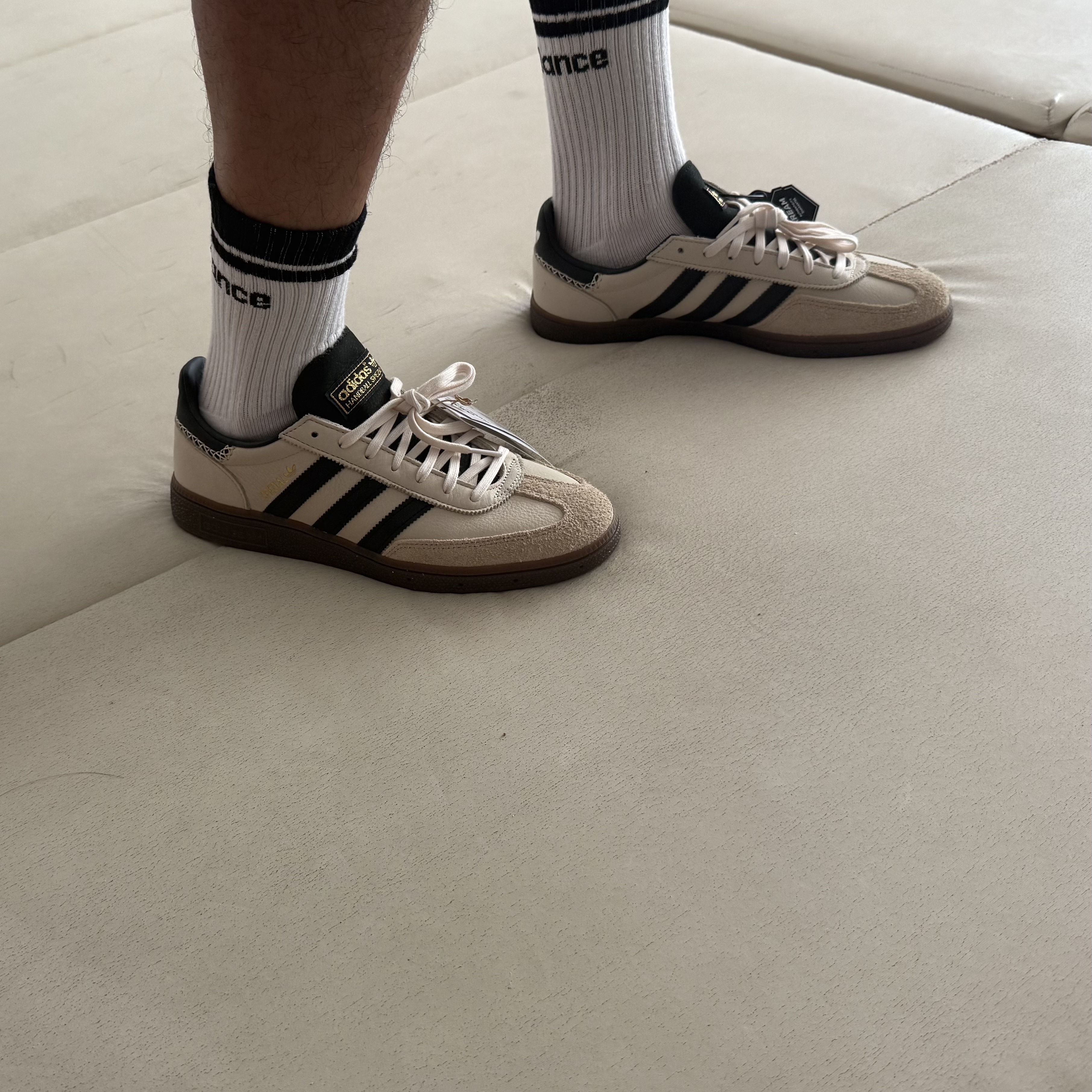 (W) Adidas Spezial Handball Wonder White Core Black 착용 스타일