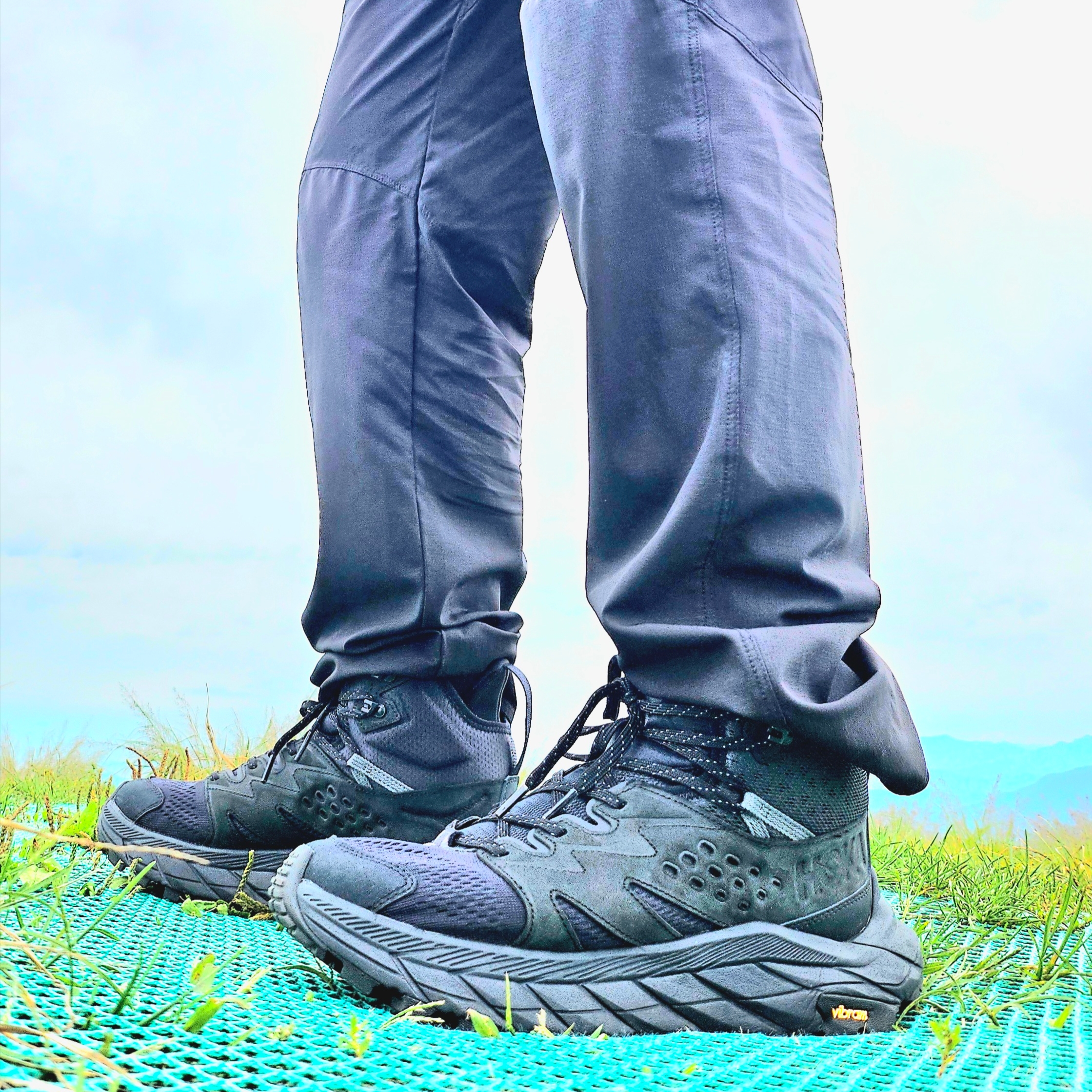 Hoka Anacapa Breeze Mid Black 착용 스타일 - 3