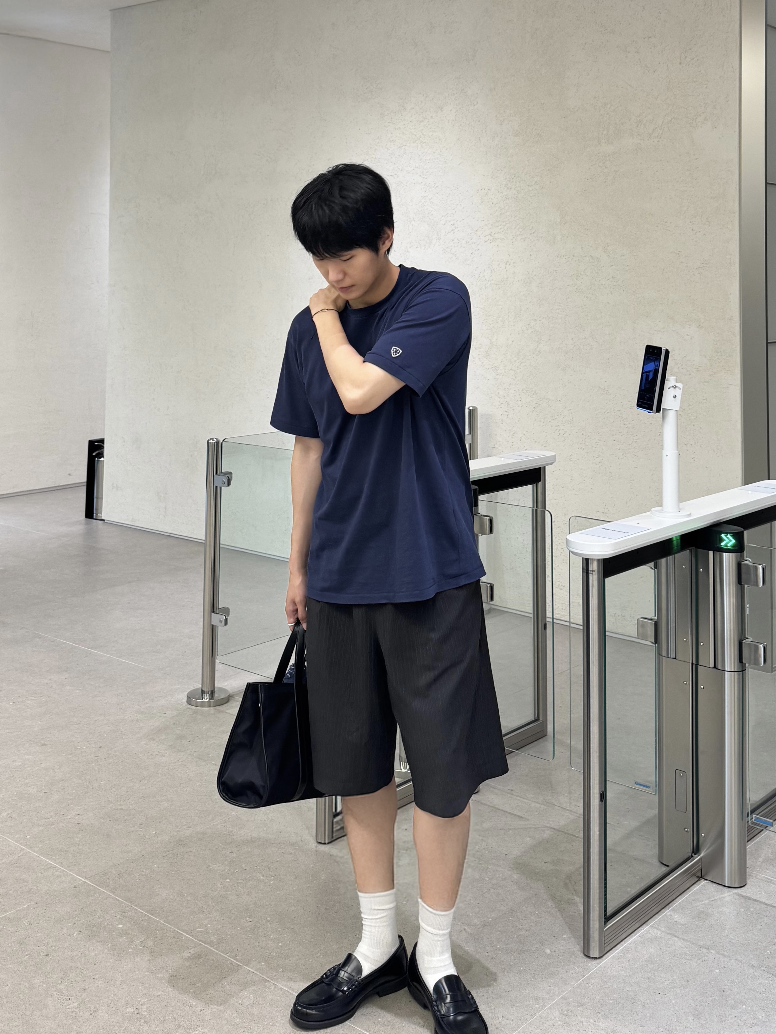 Haruta HS-906 Penny Loafer Black 착용 스타일 - 4
