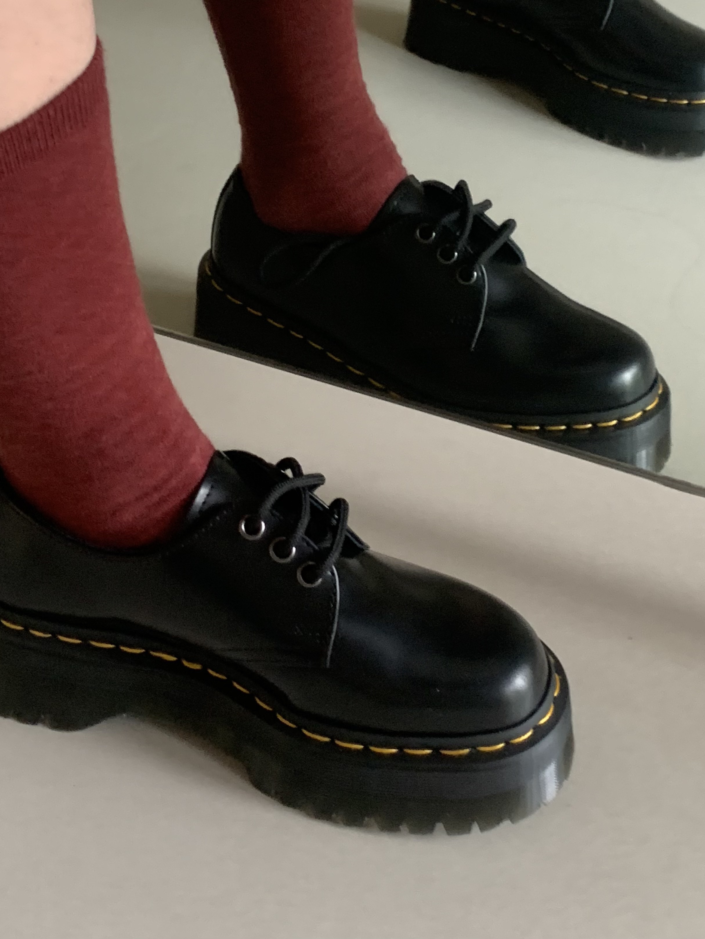 Dr. Martens Women 1461 Quad Black 착용 스타일 - 5