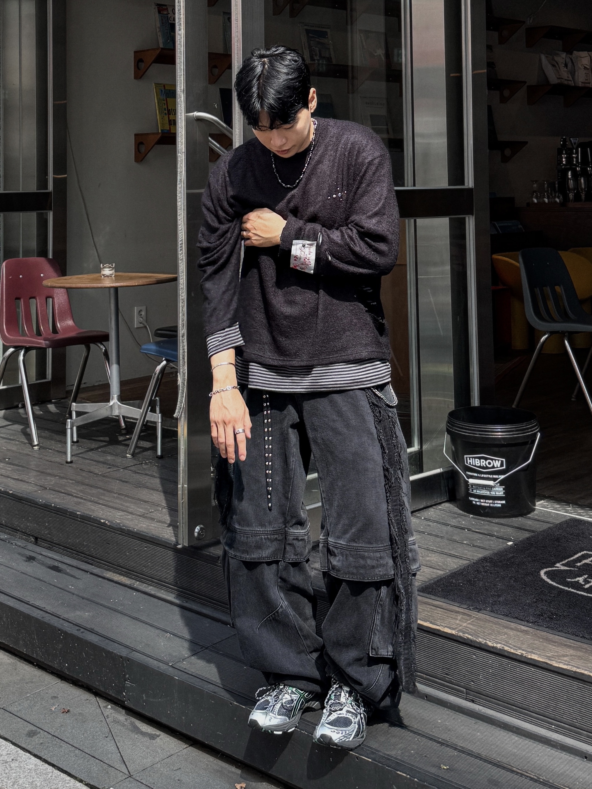 Asics Gel-Nimbus 10.1 Obsidian Grey Green Basil, BLR Utility Cargo Washed Denim Pants 착용 스타일 - 1