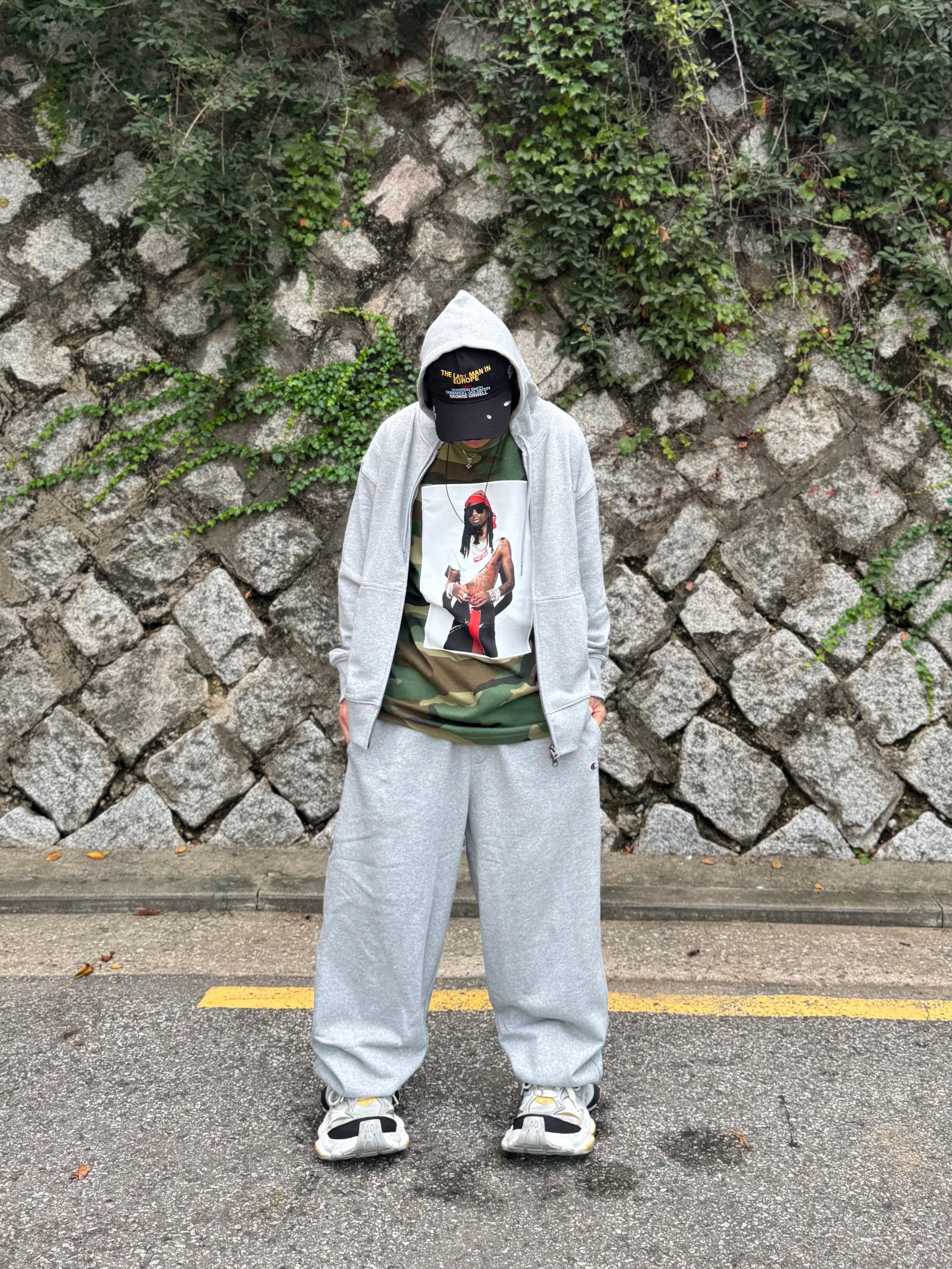 Supreme Playboi Carti T-Shirt Woodland Camo - 25FW, NOD 1984 5-panel Ball Cap Black 착용 스타일 - 8