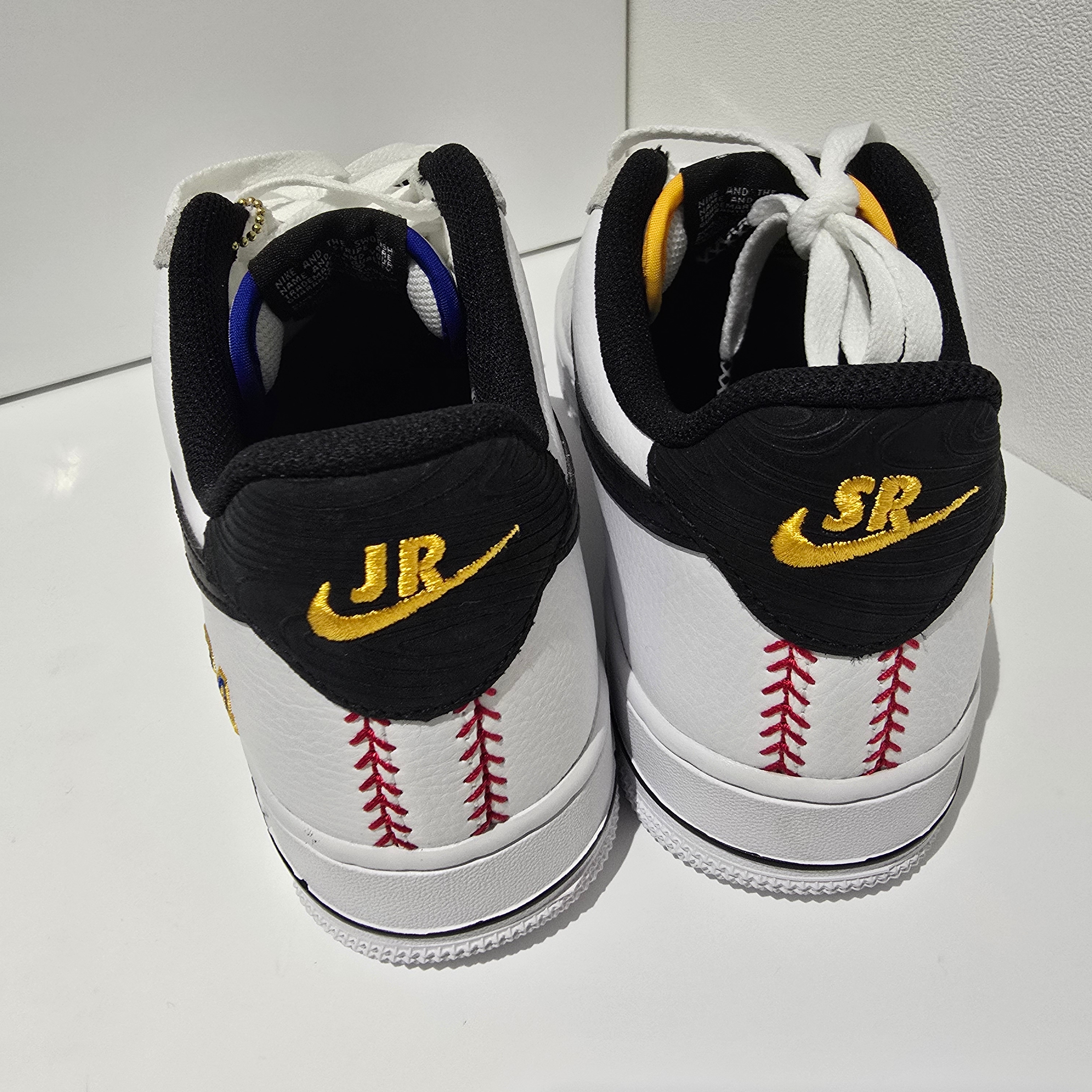 Nike Air Force 1 '07 LV8 Ken Griffey Jr. and Sr. Swingman 착용 스타일 - 2