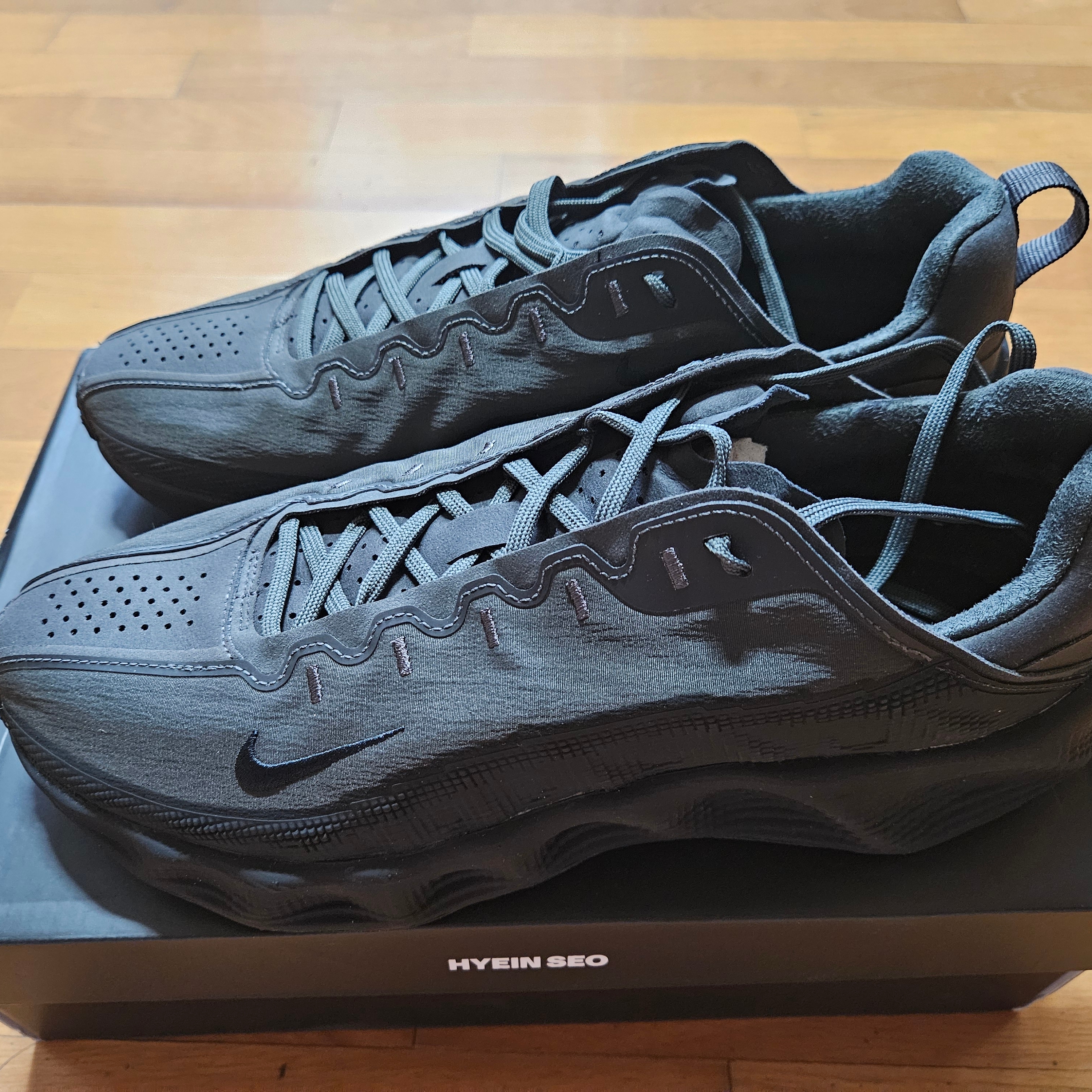 Nike x Hyein Seo Ava Rover Black 착용 스타일