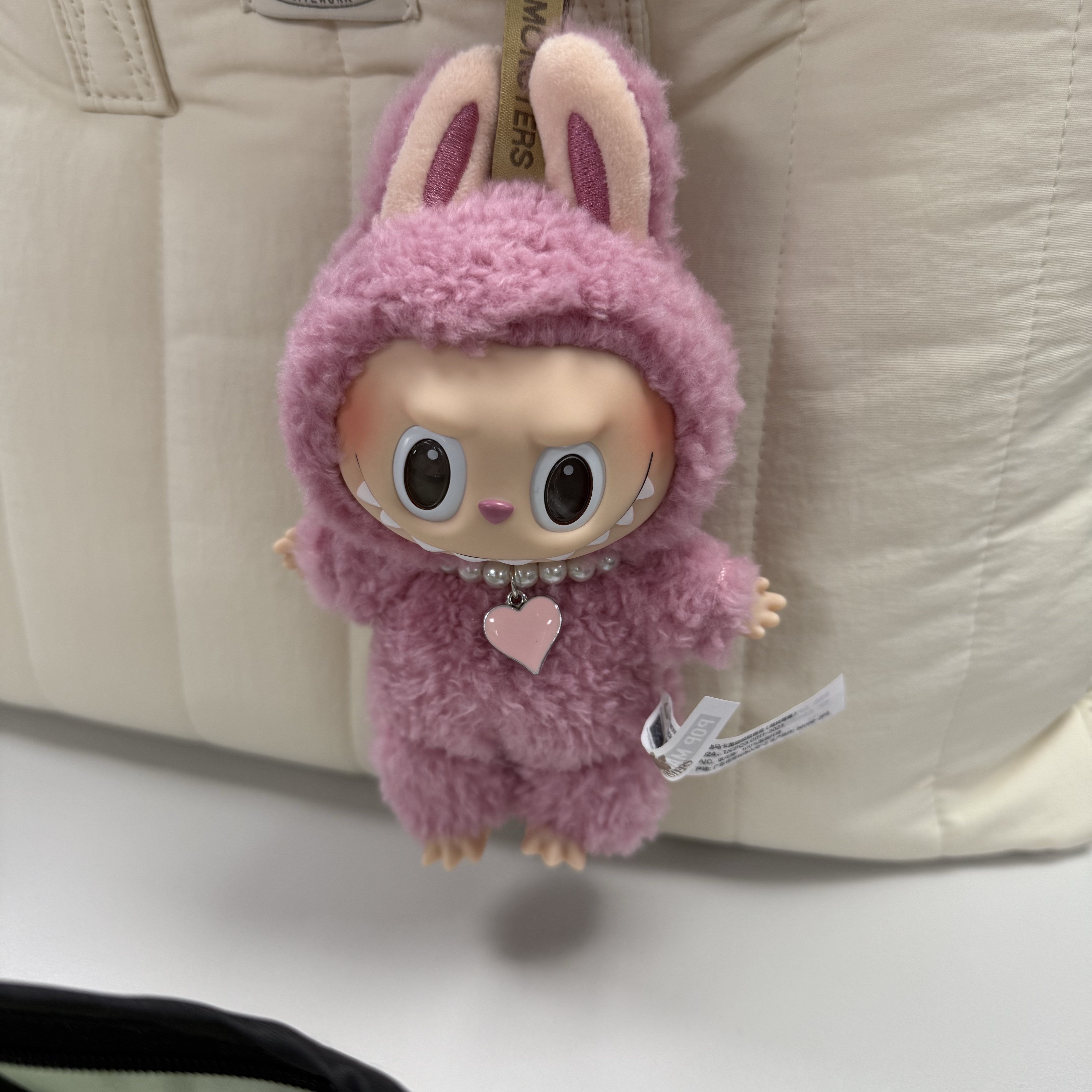 Pop Mart The Monsters Labubu Tasty Macarons Series Sealed Case (1 Blind Box) 착용 스타일 - 1