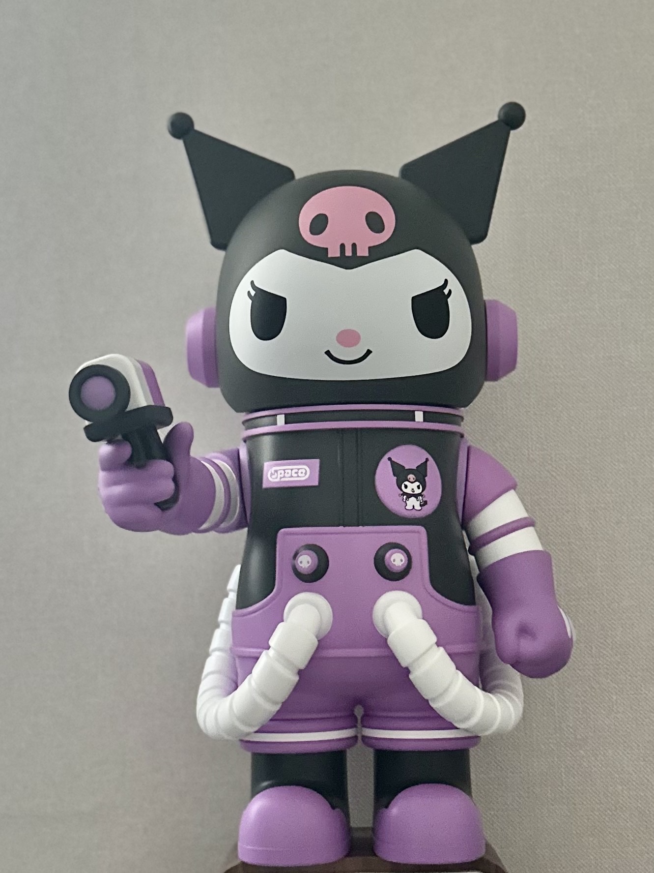 Pop Mart Mega Space Molly Sanrio Sealed Case 400% (1 Blind Box) 착용 스타일