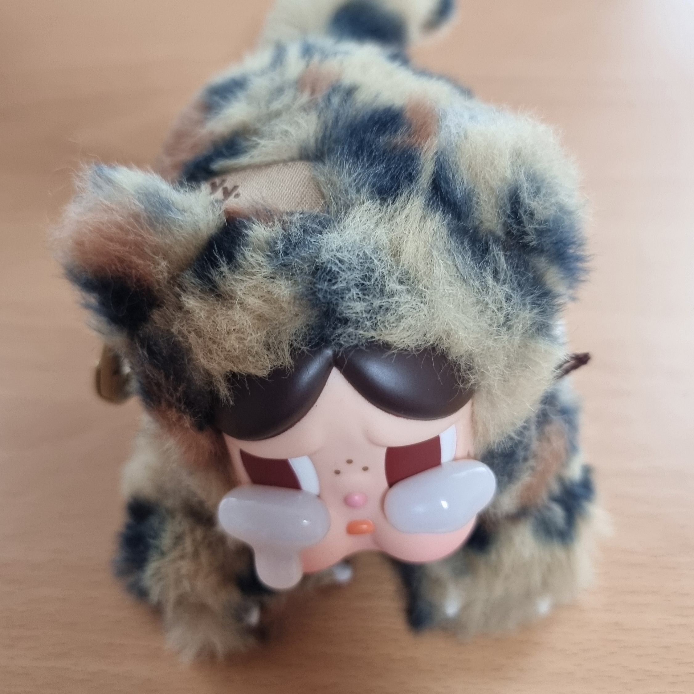 Pop Mart Crybaby Wild But Cutie Series Vinyl Plush Pendant (1 Blind Box) 착용 스타일