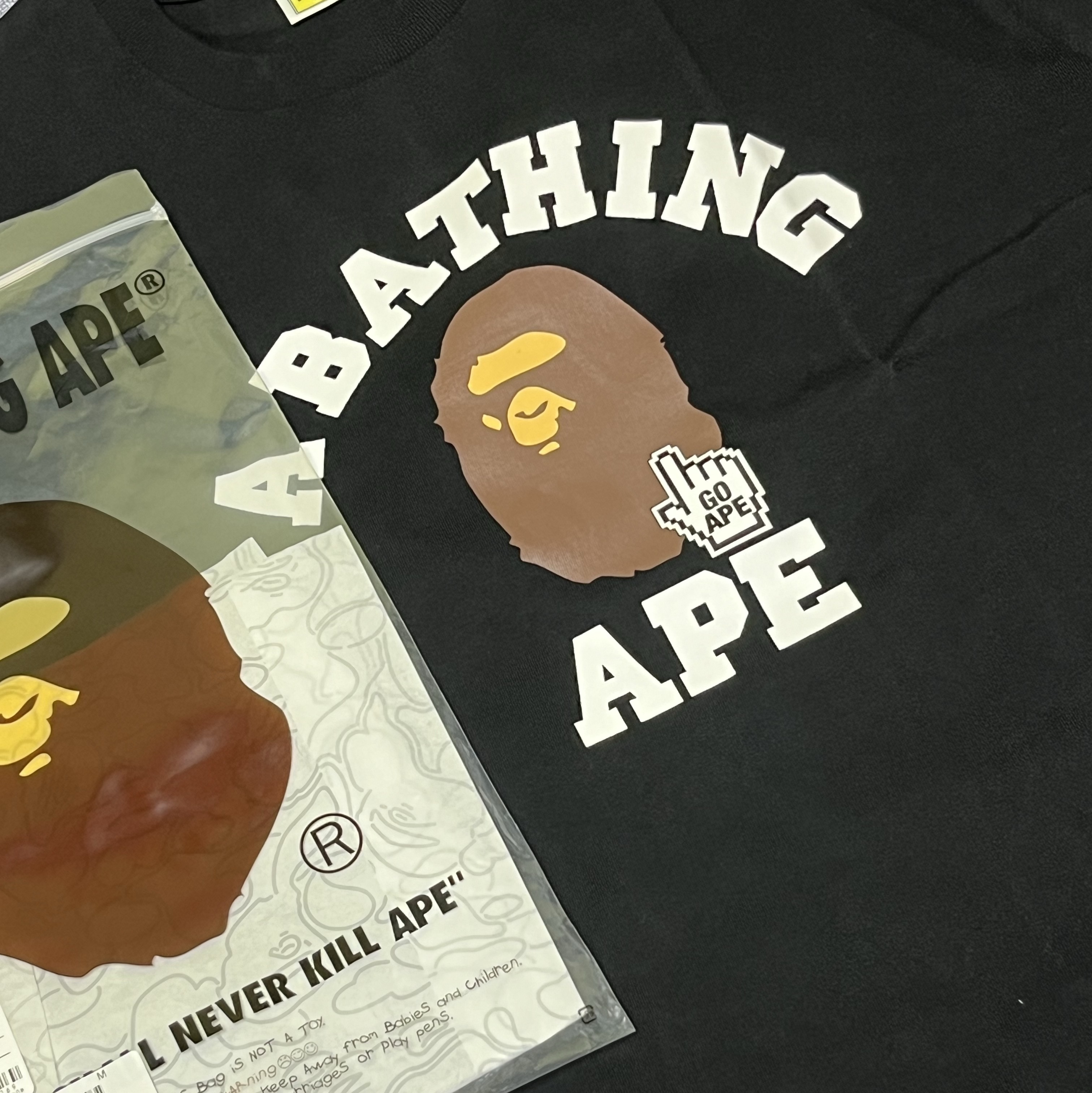 BAPE College T-Shirt Black, BAPE Go Ape Pointer College T-Shirt Black 착용 스타일