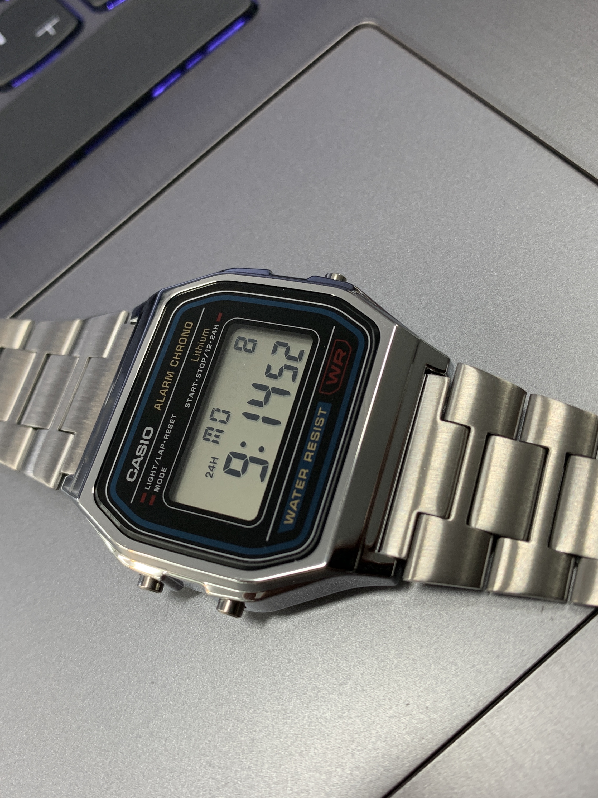 Casio A-158WA-1 착용 스타일