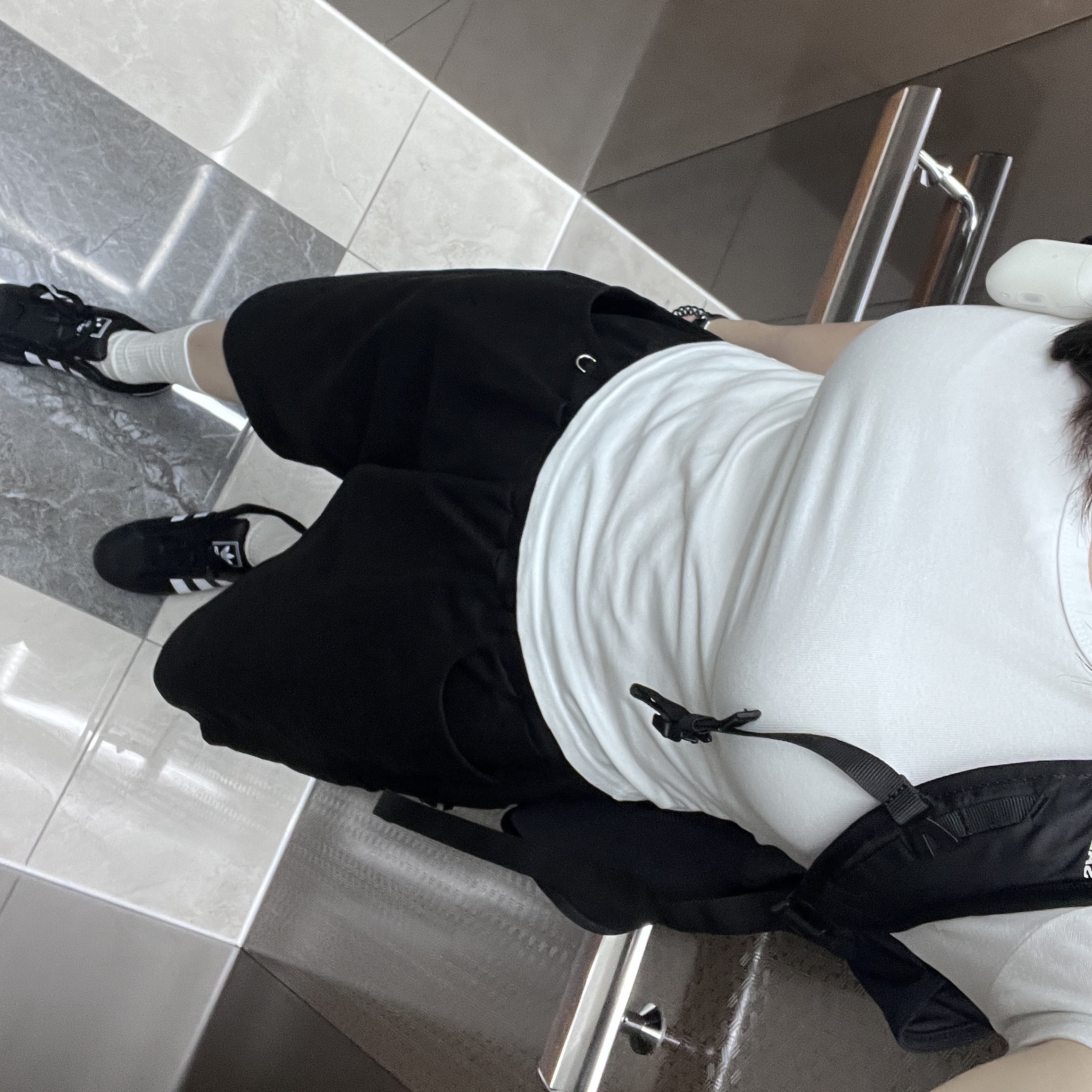 Salomon Trailblazer 30 Black, SLOW RECORD HOUSE Carpenter Bermuda Wide Pants Black 착용 스타일