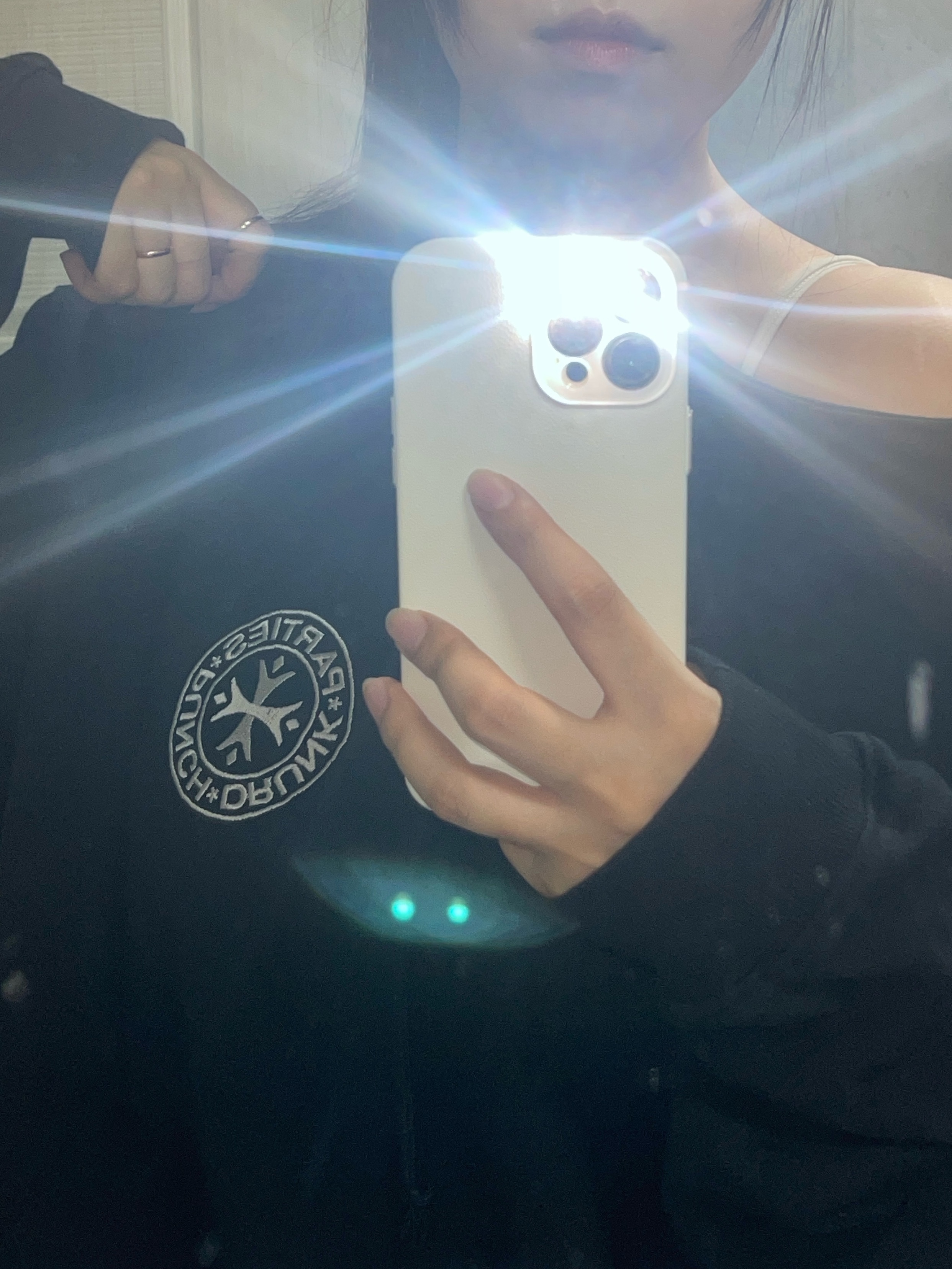 Punch Drunk Parties Oversized Collar SweatShirt BLACK 착용 스타일