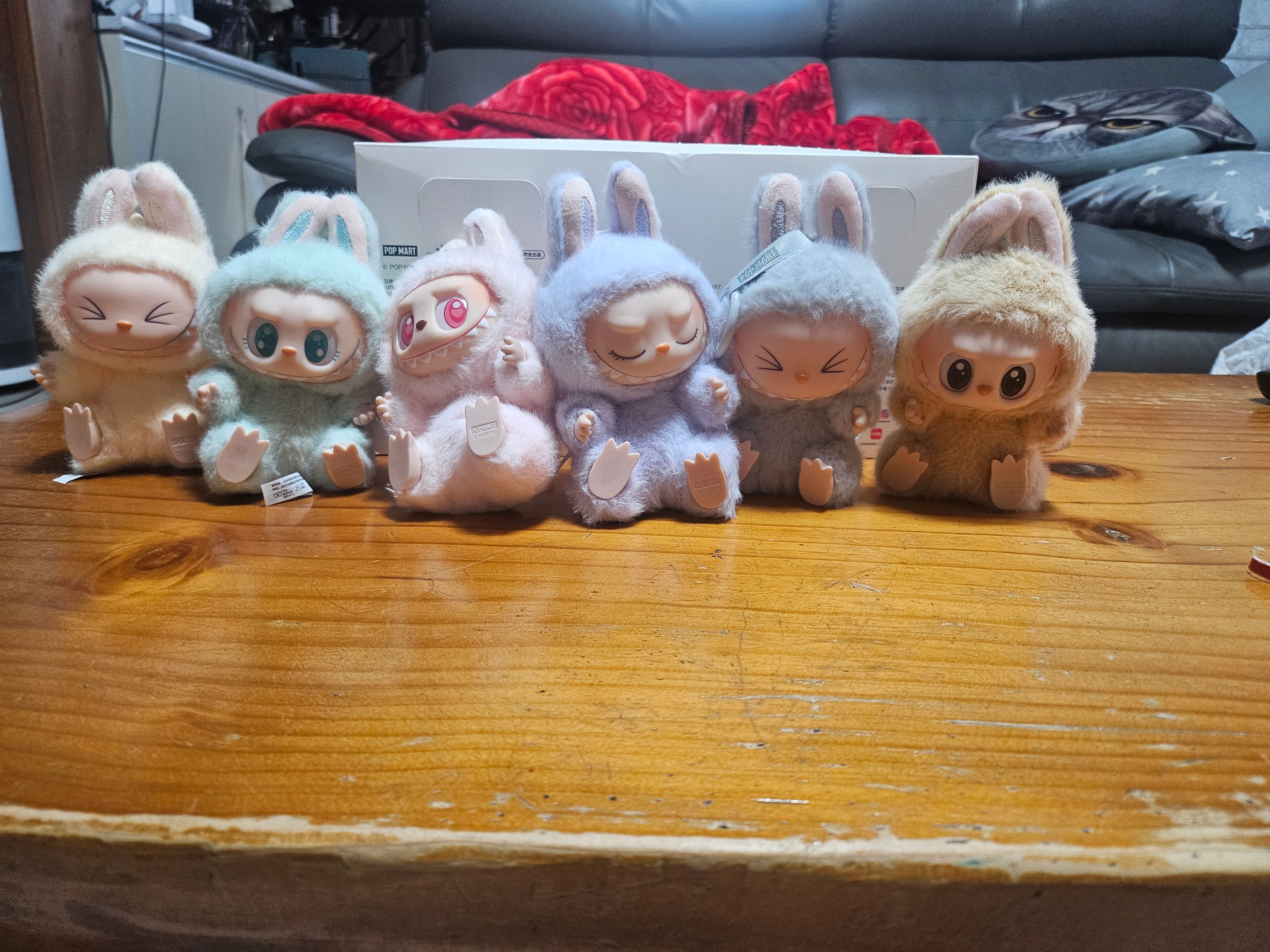 Pop Mart Labubu Let's Play Together Doll Series Sealed Case (6 Blind Boxes) 착용 스타일