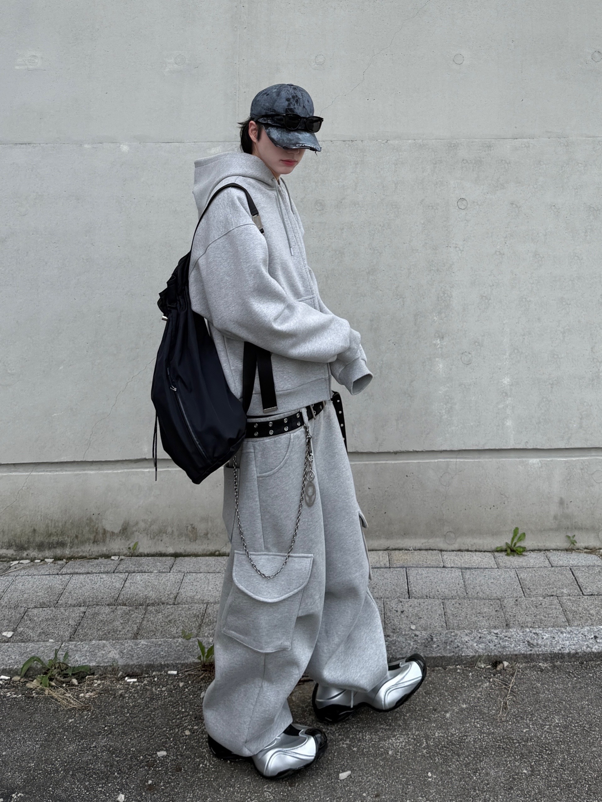 Kamien x MJD Double Hole Belt Black Shearling Calfskin, MJD X KOIN SEOUL Wide Cargo Sweat Pants 착용 스타일 - 1