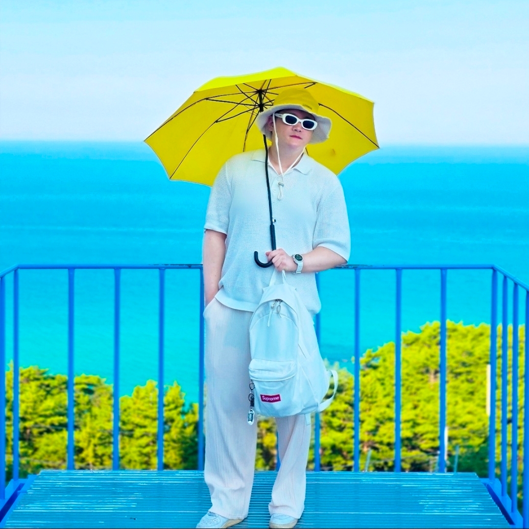 Supreme Canvas Backpack White, Jacquemus Le Bob Artichaut Bucket Hat Off White 착용 스타일