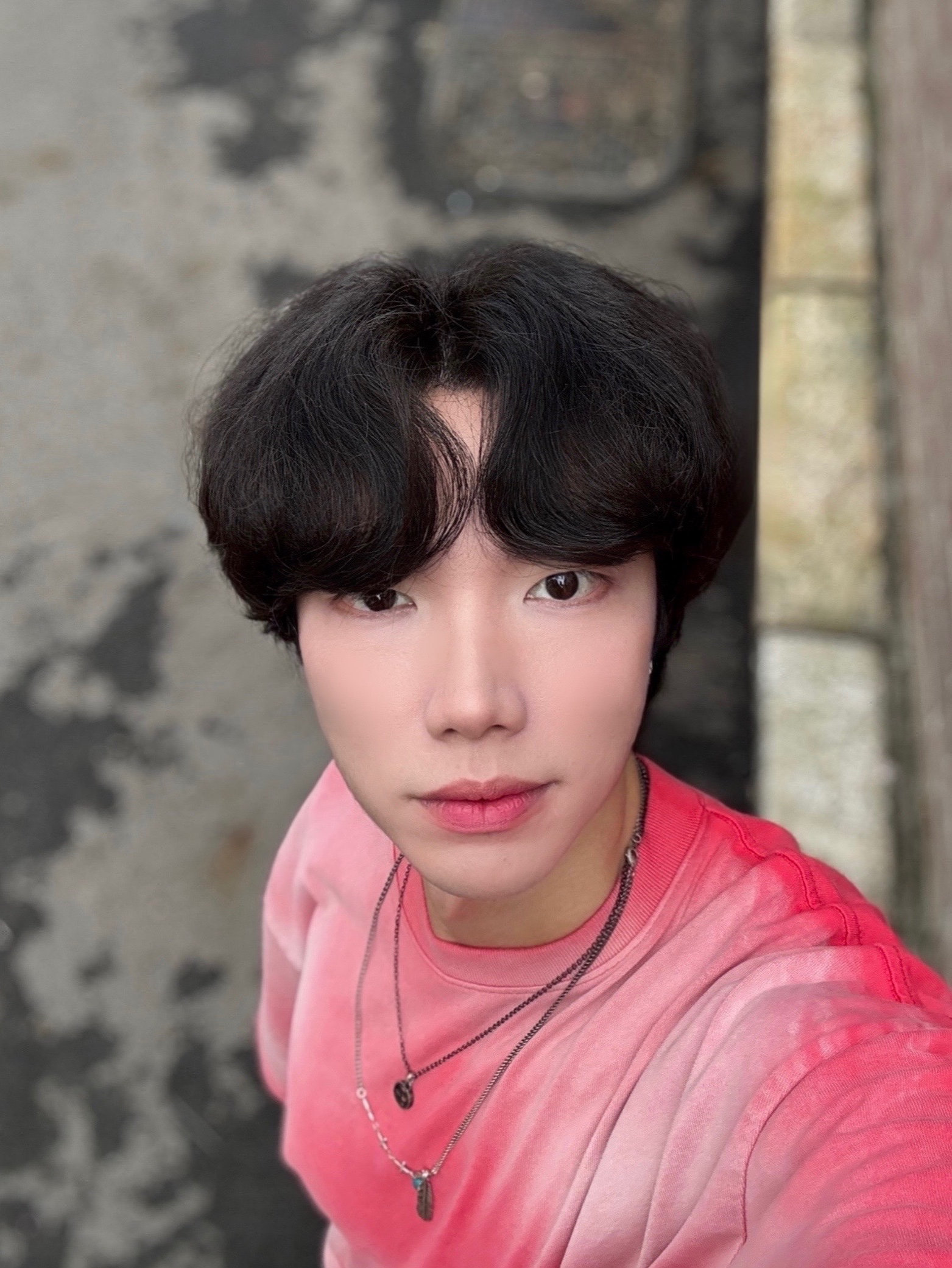 Nonnod Back Detail T-Shirt Deep Pink, Balenciaga 3XL Sneakers White Red 착용 스타일 - 2