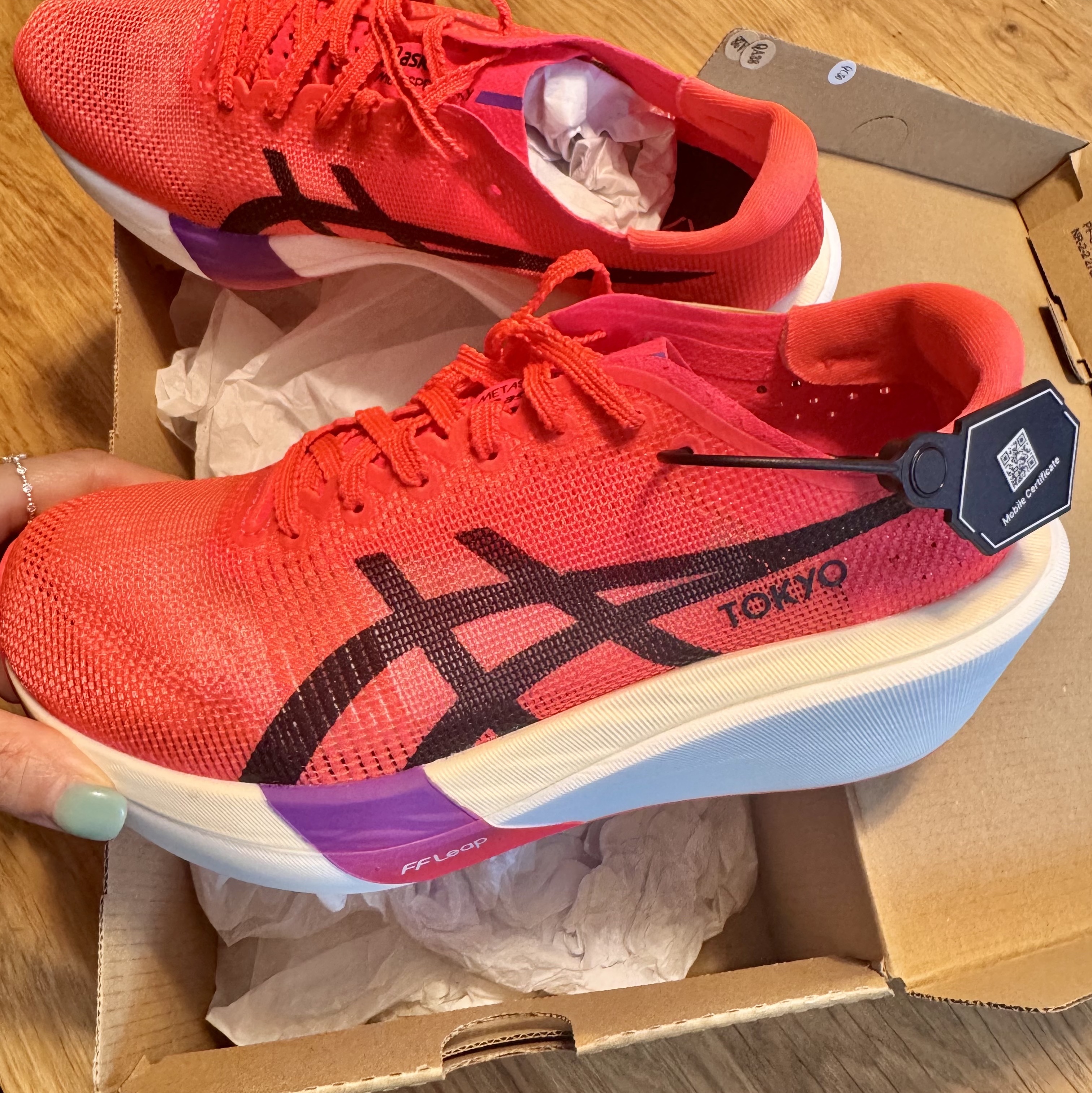 Asics Metaspeed Sky Tokyo Flash Red Black 착용 스타일 - 5