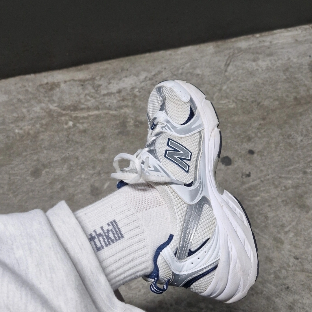 New Balance 530 White 착용 스타일