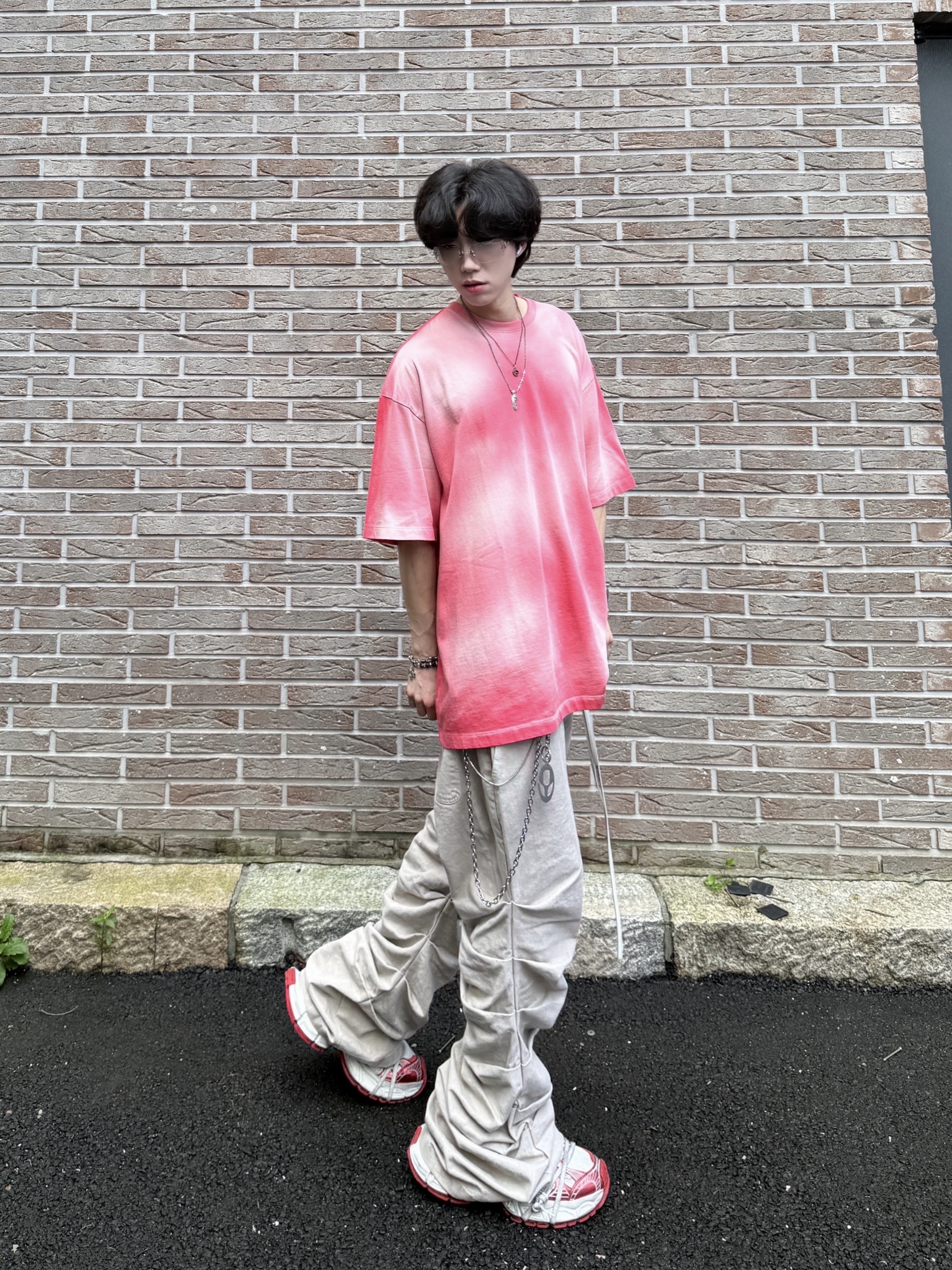 Nonnod Back Detail T-Shirt Deep Pink, Balenciaga 3XL Sneakers White Red 착용 스타일 - 4
