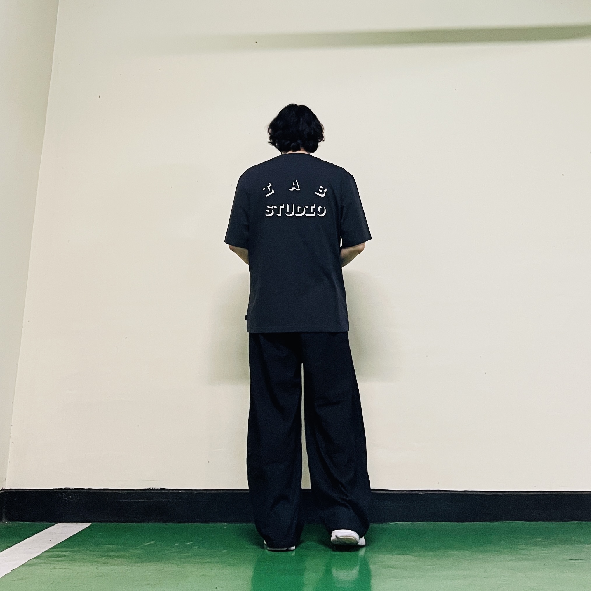 Casio G-Shock GBD-200-9, IAB Studio Storage Room T-Shirt Gray 착용 스타일 - 2