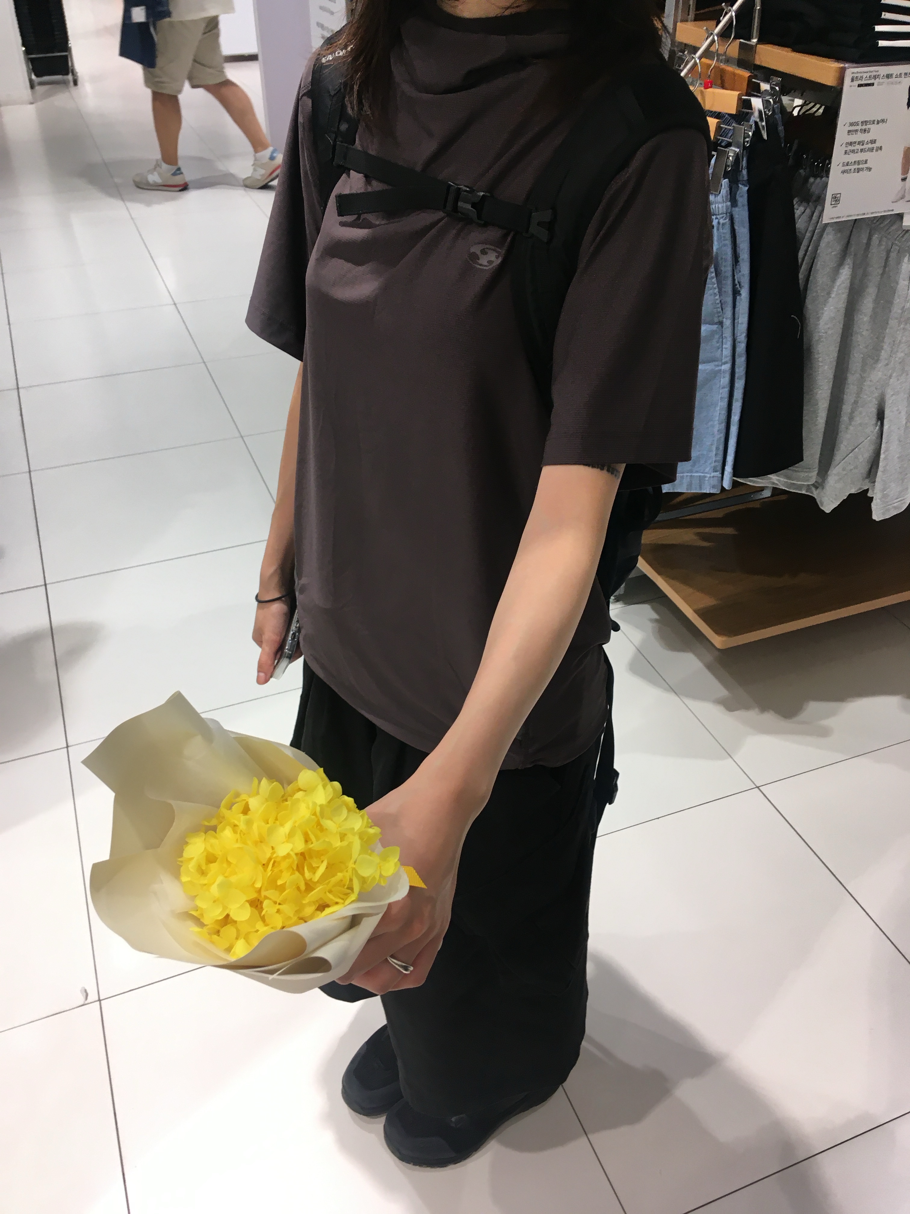Salomon Alpinway Advanced Black Asphalt, Sansan Gear Hoodied Pocket T-Shirt Brown - 25SS 착용 스타일