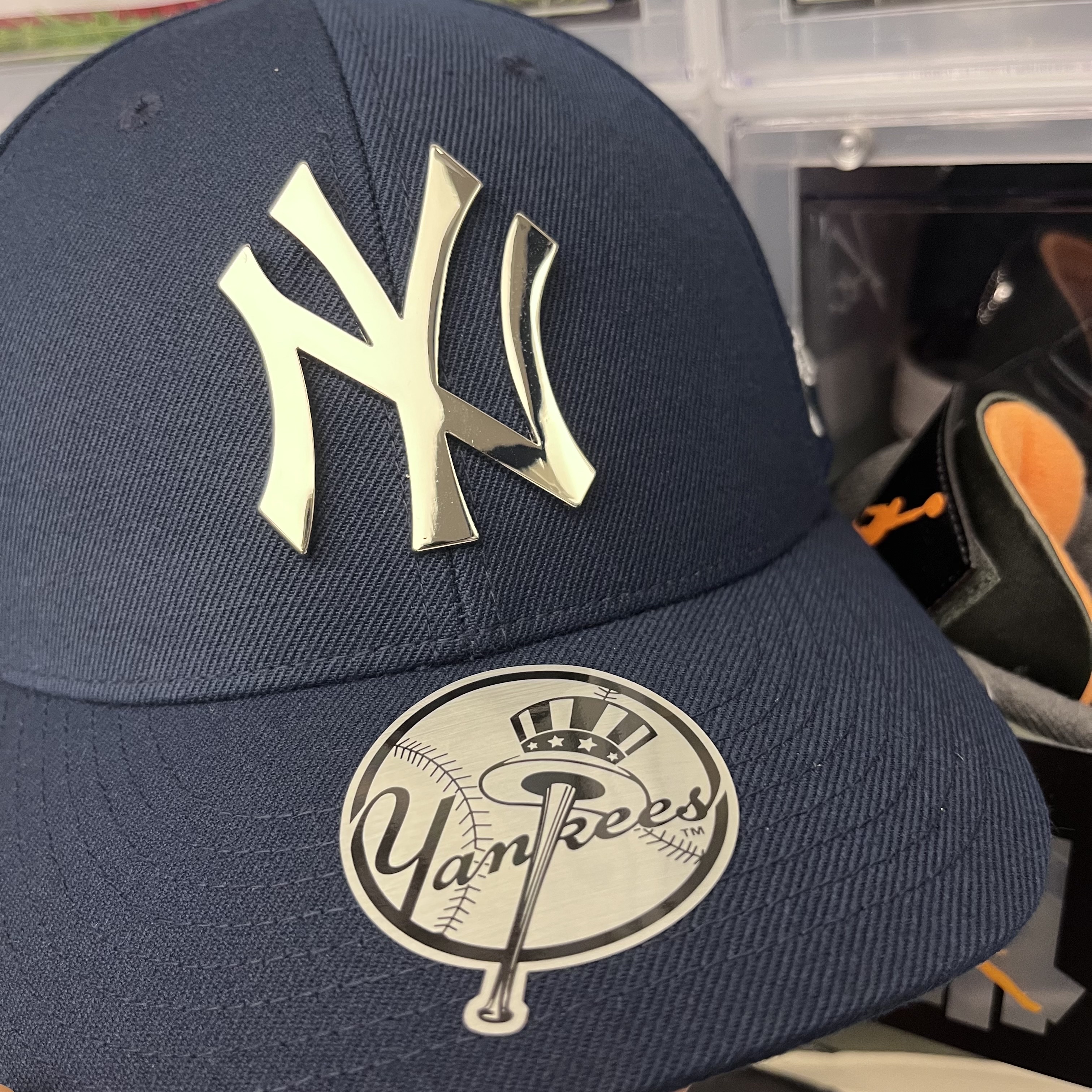 MLB Karina Exclusive Structured Ball Cap New York Yankees Navy 착용 스타일 - 1