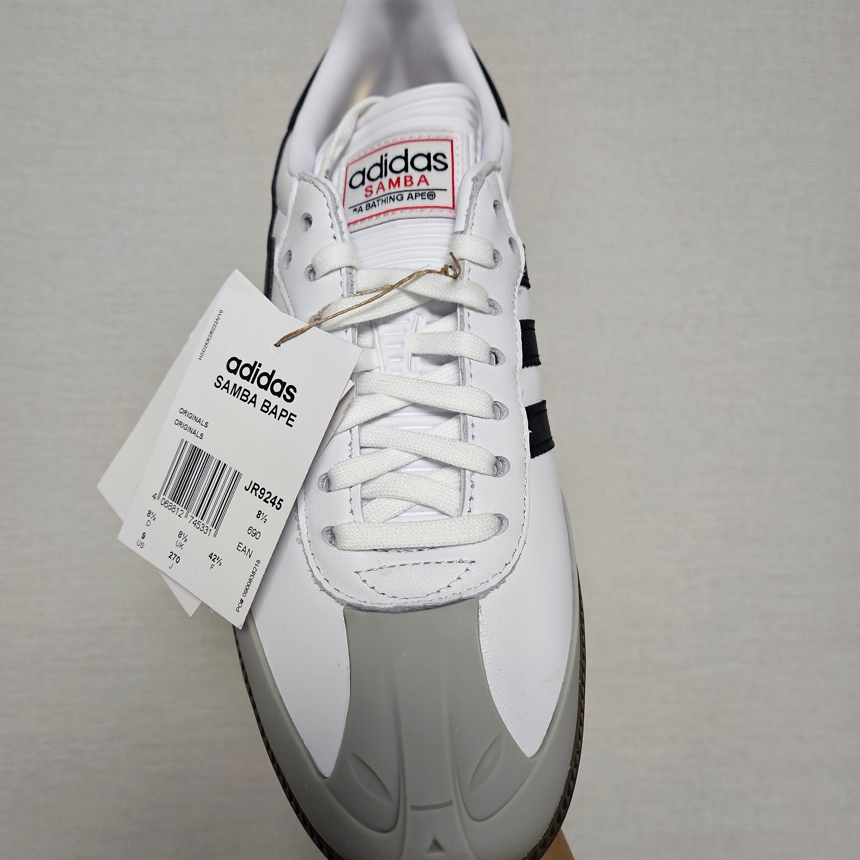 Adidas x BAPE Samba Footwear White Core Black 착용 스타일 - 3