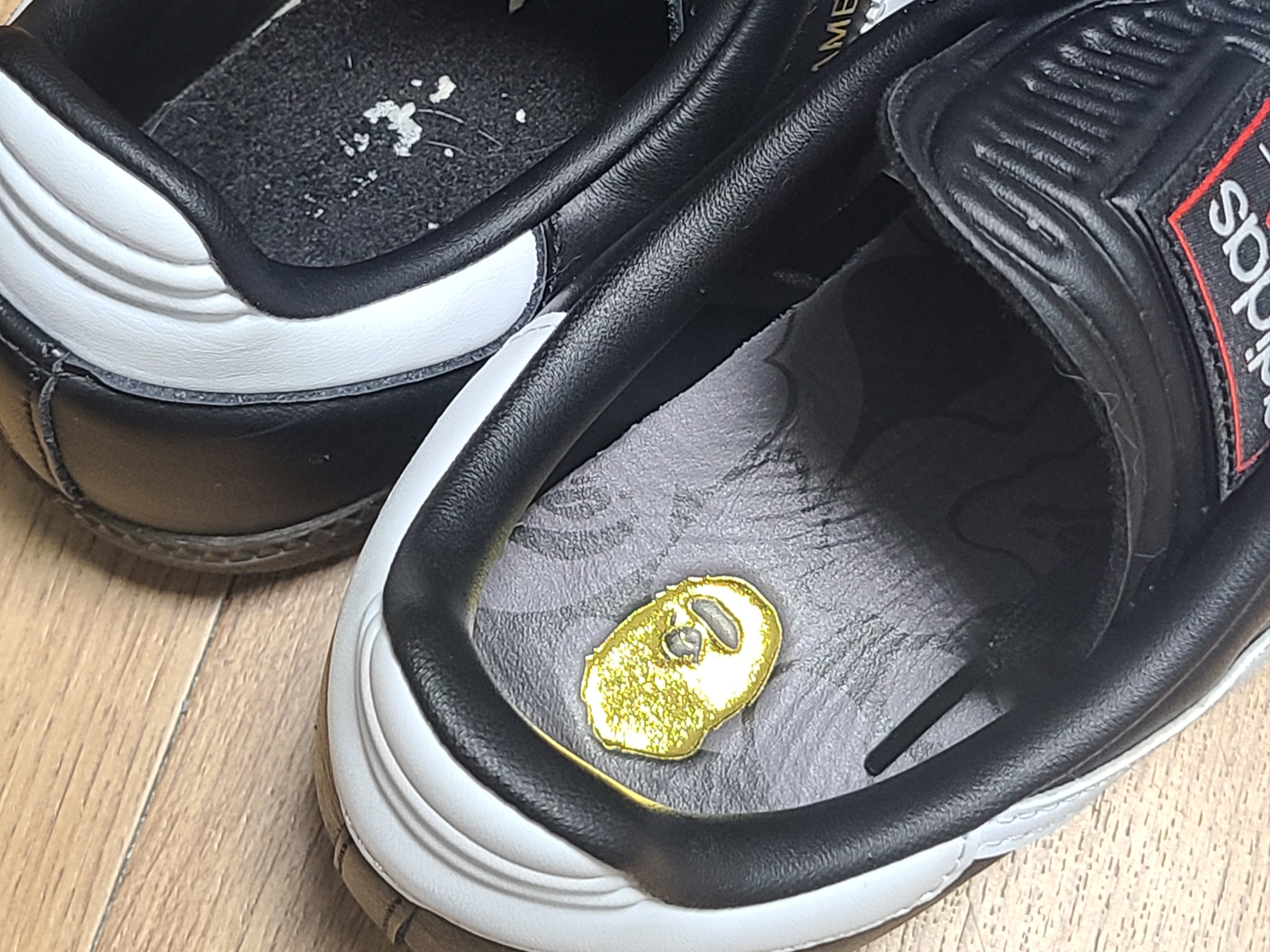Adidas x BAPE Samba Core Black Footwear White, Adidas Samba OG Black White Gum 착용 스타일 - 4