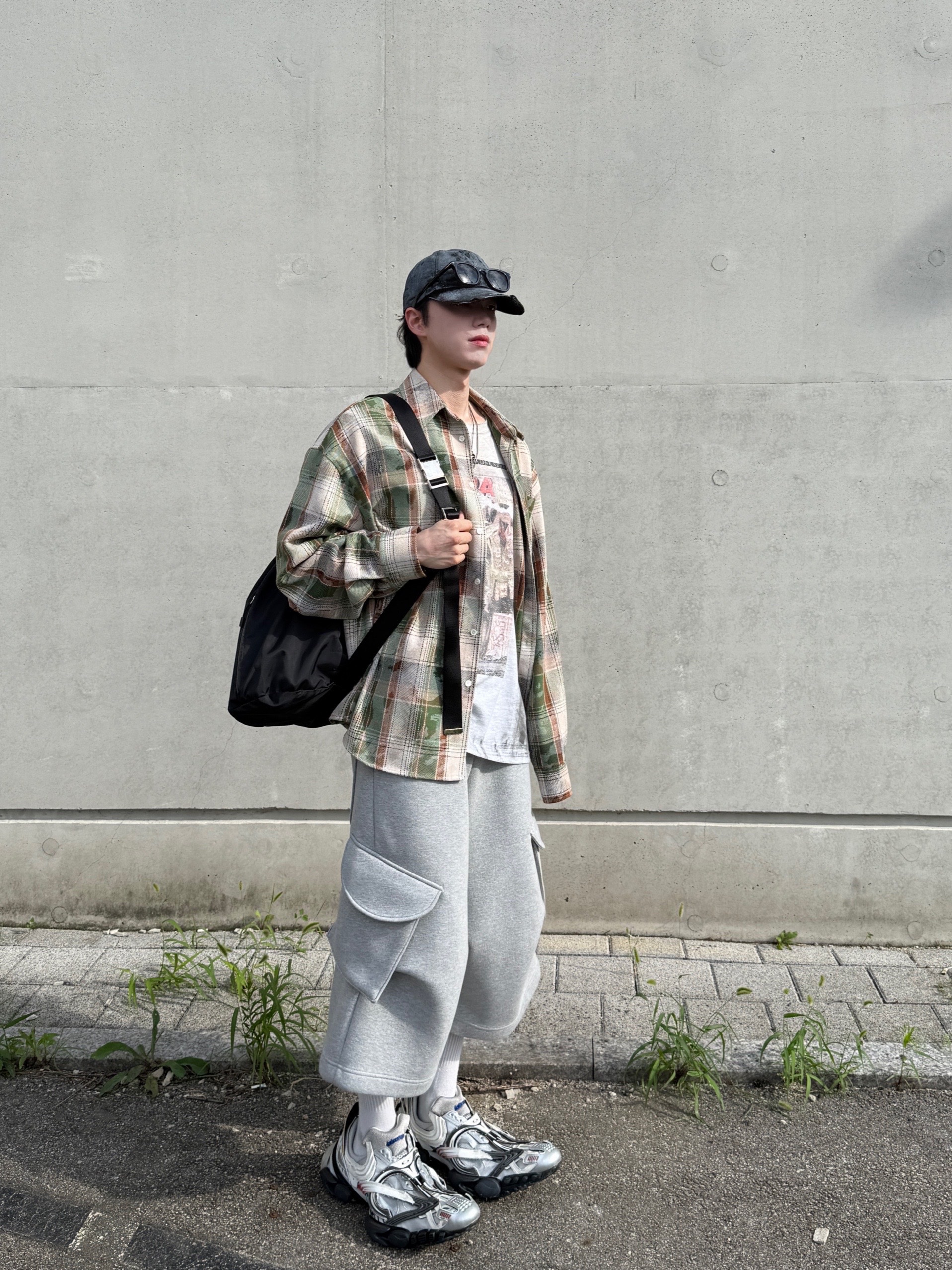 Balenciaga Reptile Sneaker Multicolor, MJD Oversized Check Shirt Vintage Green 착용 스타일 - 6