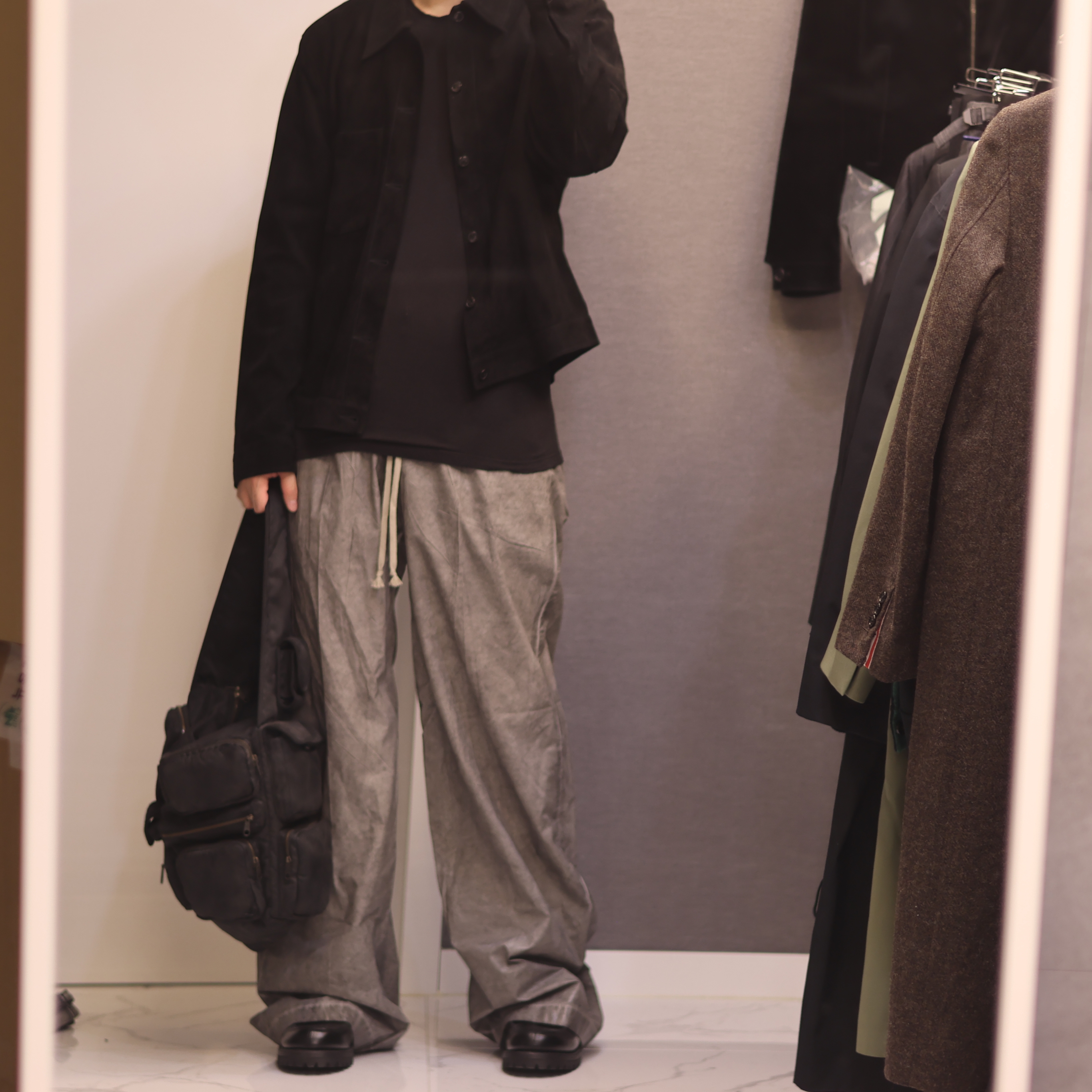 Our Legacy Reincarnation Suede Shirt Black Suede, Our Legacy Loafer Black 착용 스타일 - 1