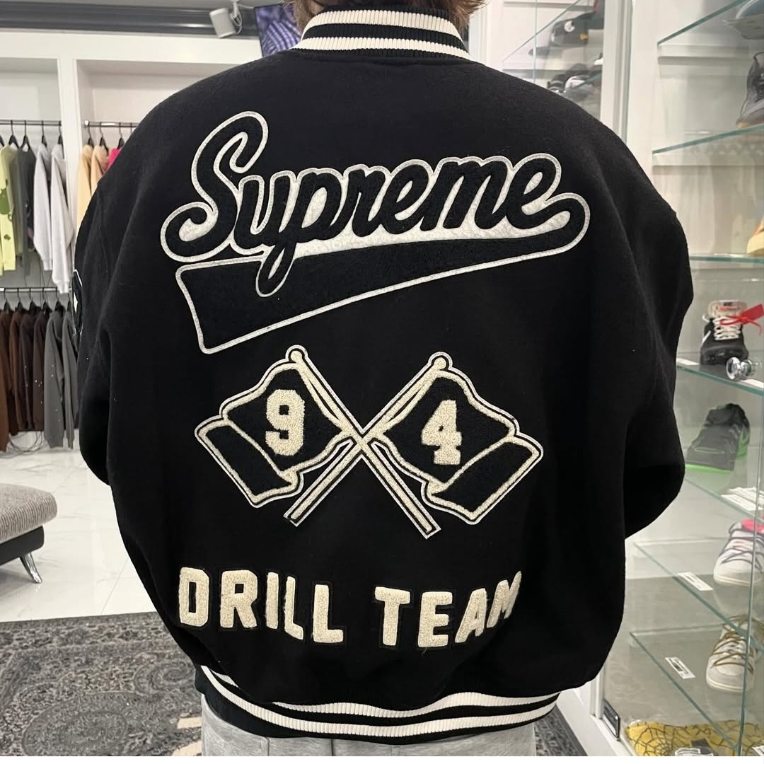 Supreme Drill Team Varsity Jacket Black - 25FW 착용 스타일