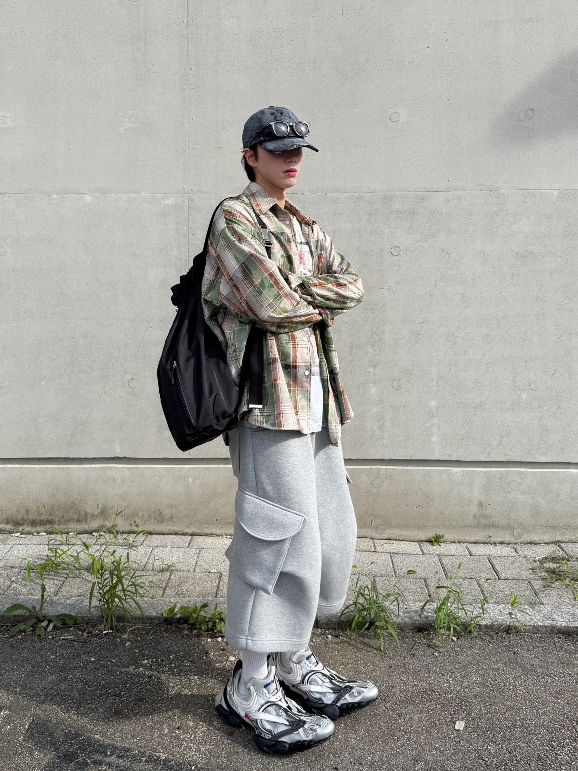 Balenciaga Reptile Sneaker Multicolor, MJD Oversized Check Shirt Vintage Green 착용 스타일 - 3