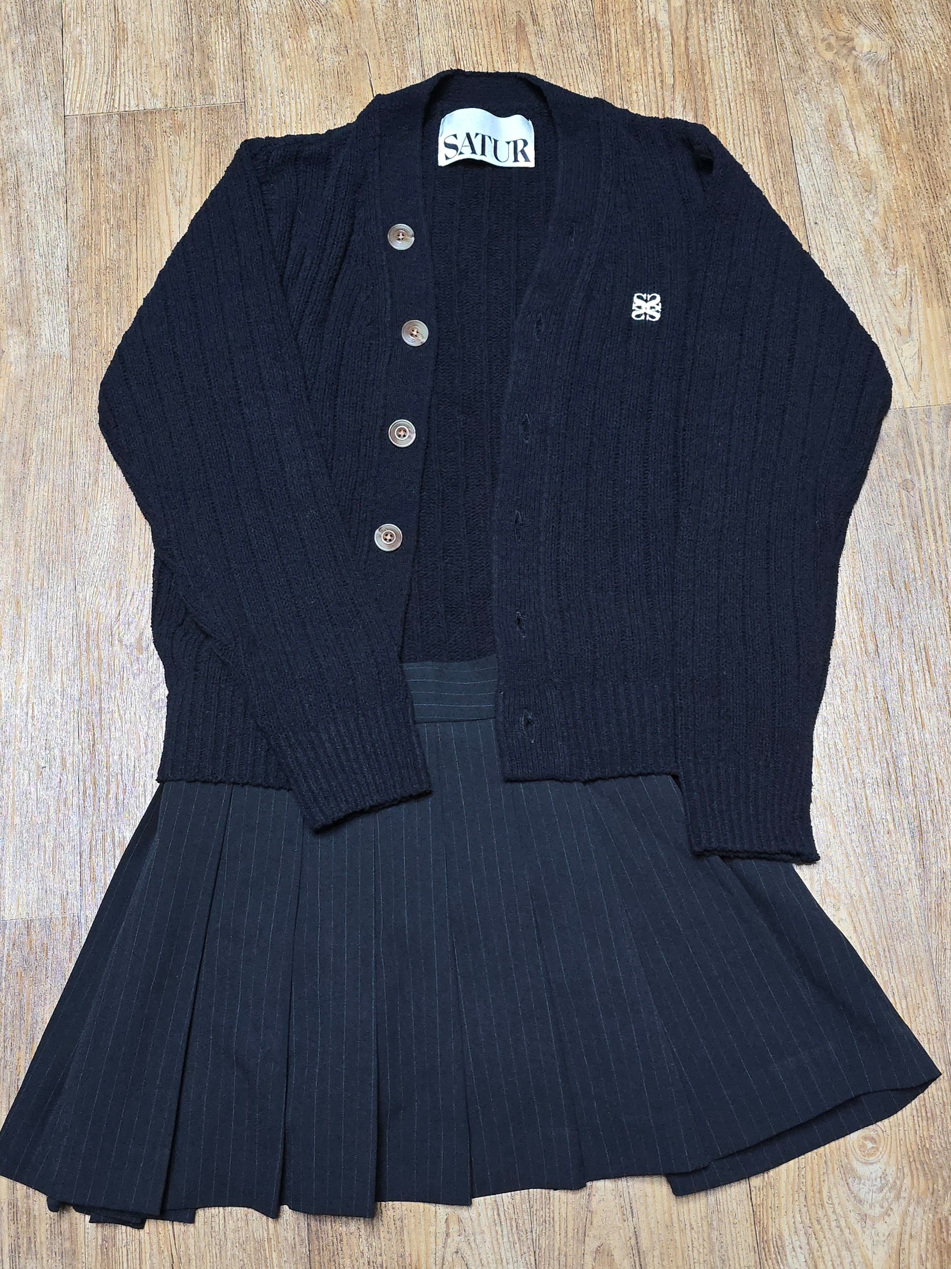 SATUR Faro Over Size Boucle Cardigan Heritage Brown, SATUR Faro Over Size Boucle Cardigan Sage Green 착용 스타일 - 7
