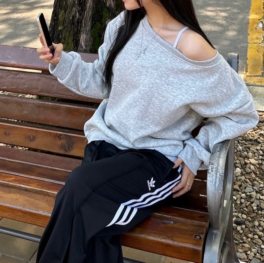 (W) Adidas Originals Firebird Loose Track Pants Black - KR Sizing 착용 스타일 - 2